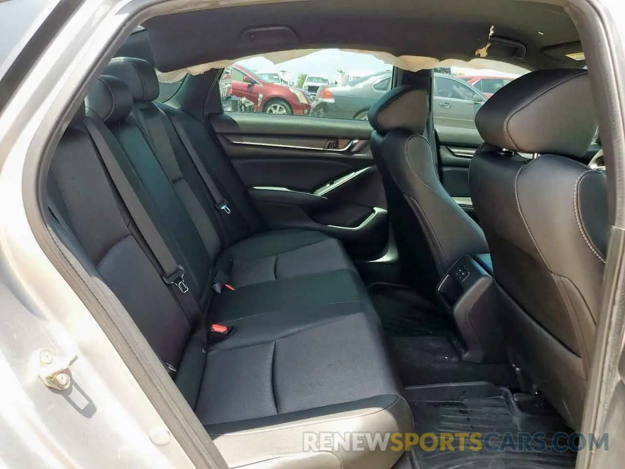 10 Photograph of a damaged car 1HGCV1F38KA132881 HONDA ACCORD 2019