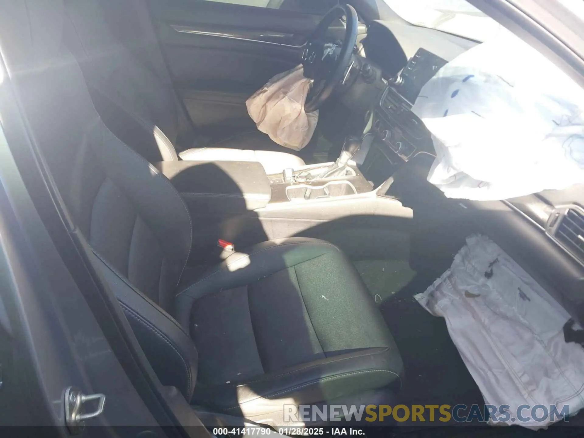 5 Photograph of a damaged car 1HGCV1F38KA155478 HONDA ACCORD 2019