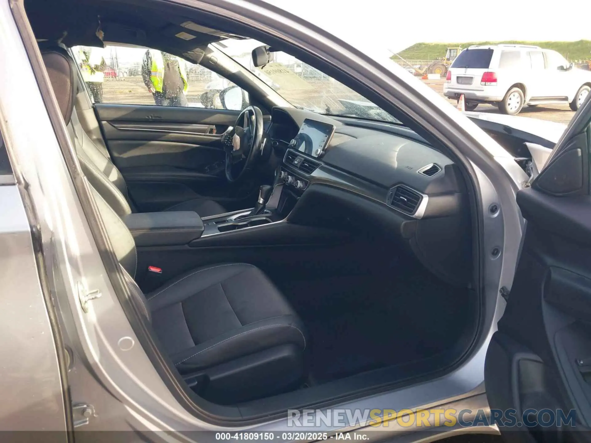5 Photograph of a damaged car 1HGCV1F39KA016606 HONDA ACCORD 2019