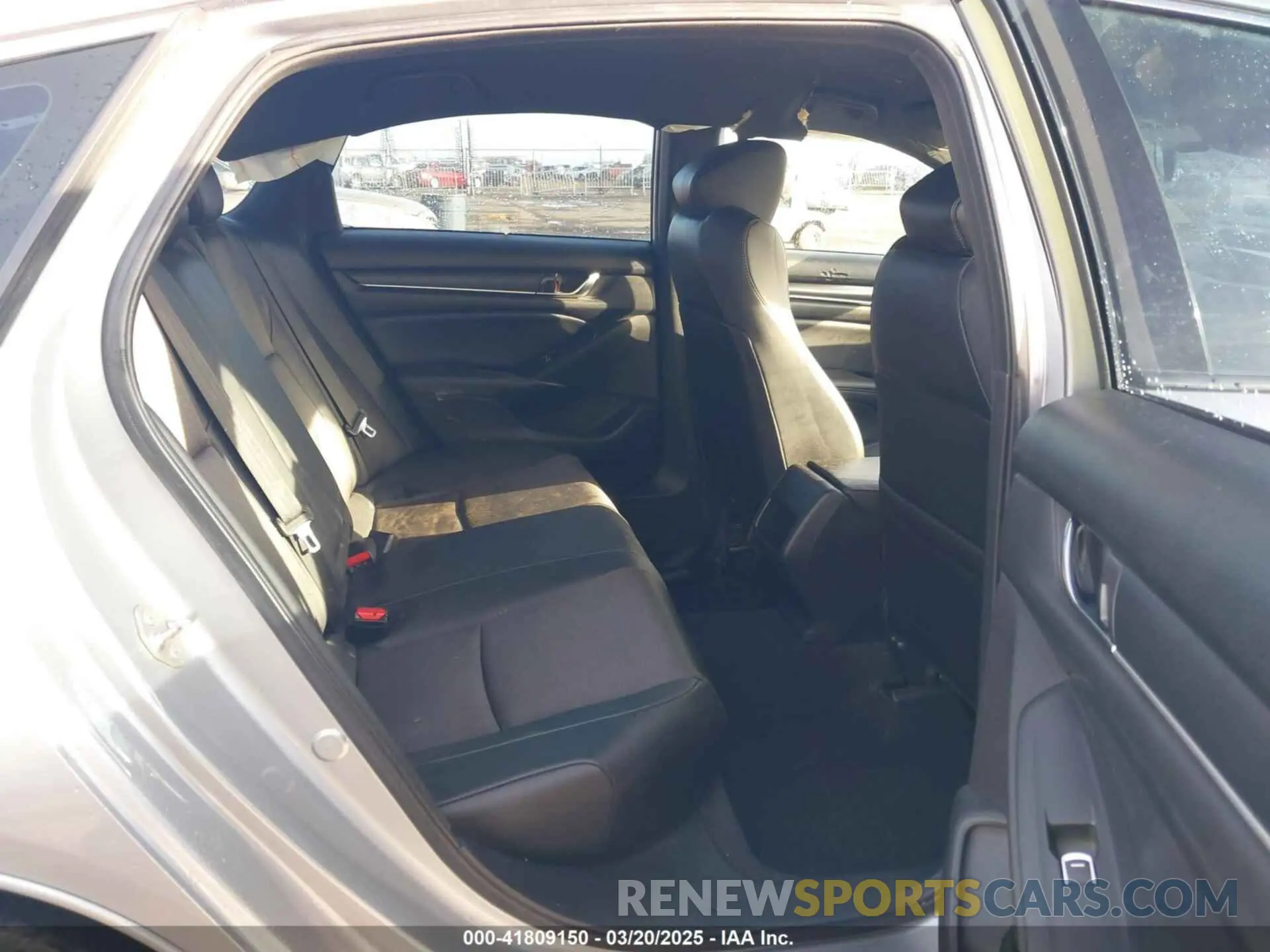 8 Photograph of a damaged car 1HGCV1F39KA016606 HONDA ACCORD 2019