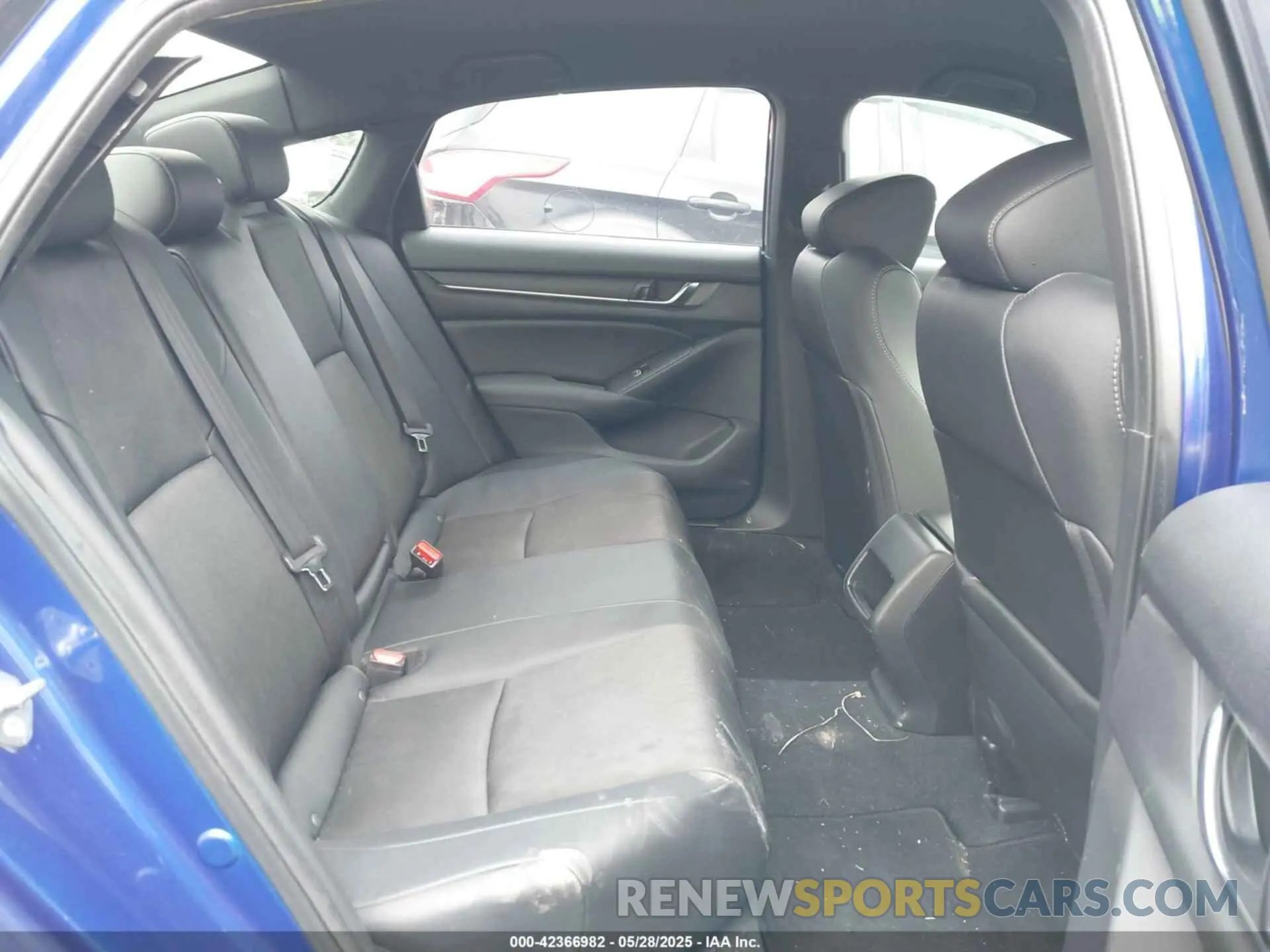 8 Photograph of a damaged car 1HGCV1F39KA093041 HONDA ACCORD 2019