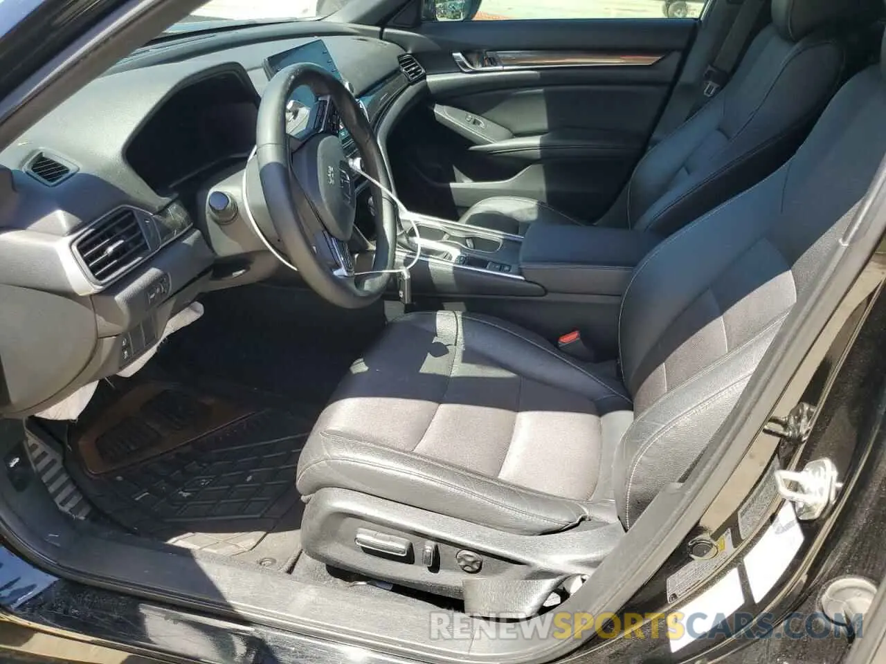 7 Photograph of a damaged car 1HGCV1F39KA095811 HONDA ACCORD 2019