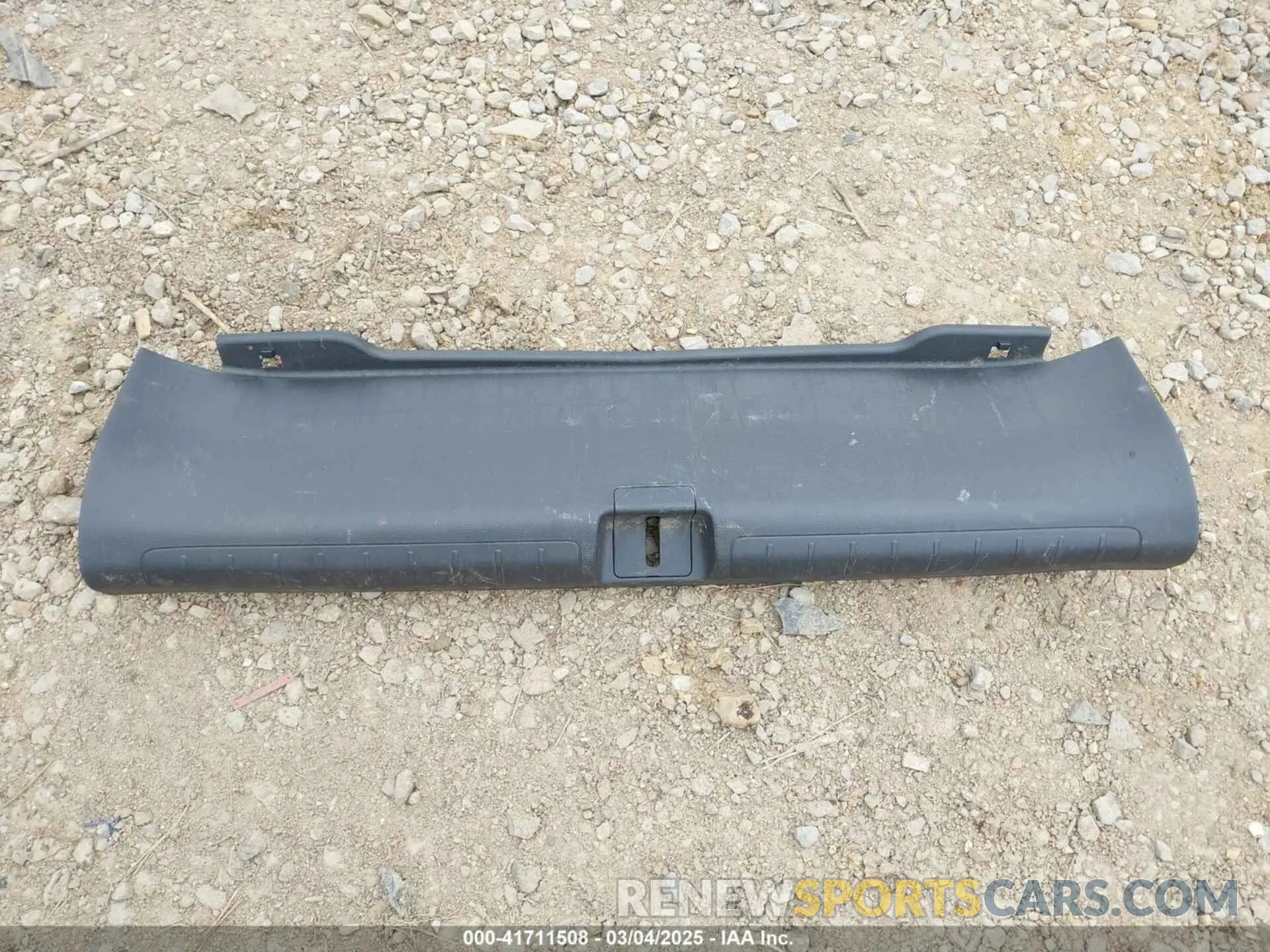 12 Photograph of a damaged car 1HGCV1F39KA105186 HONDA ACCORD 2019