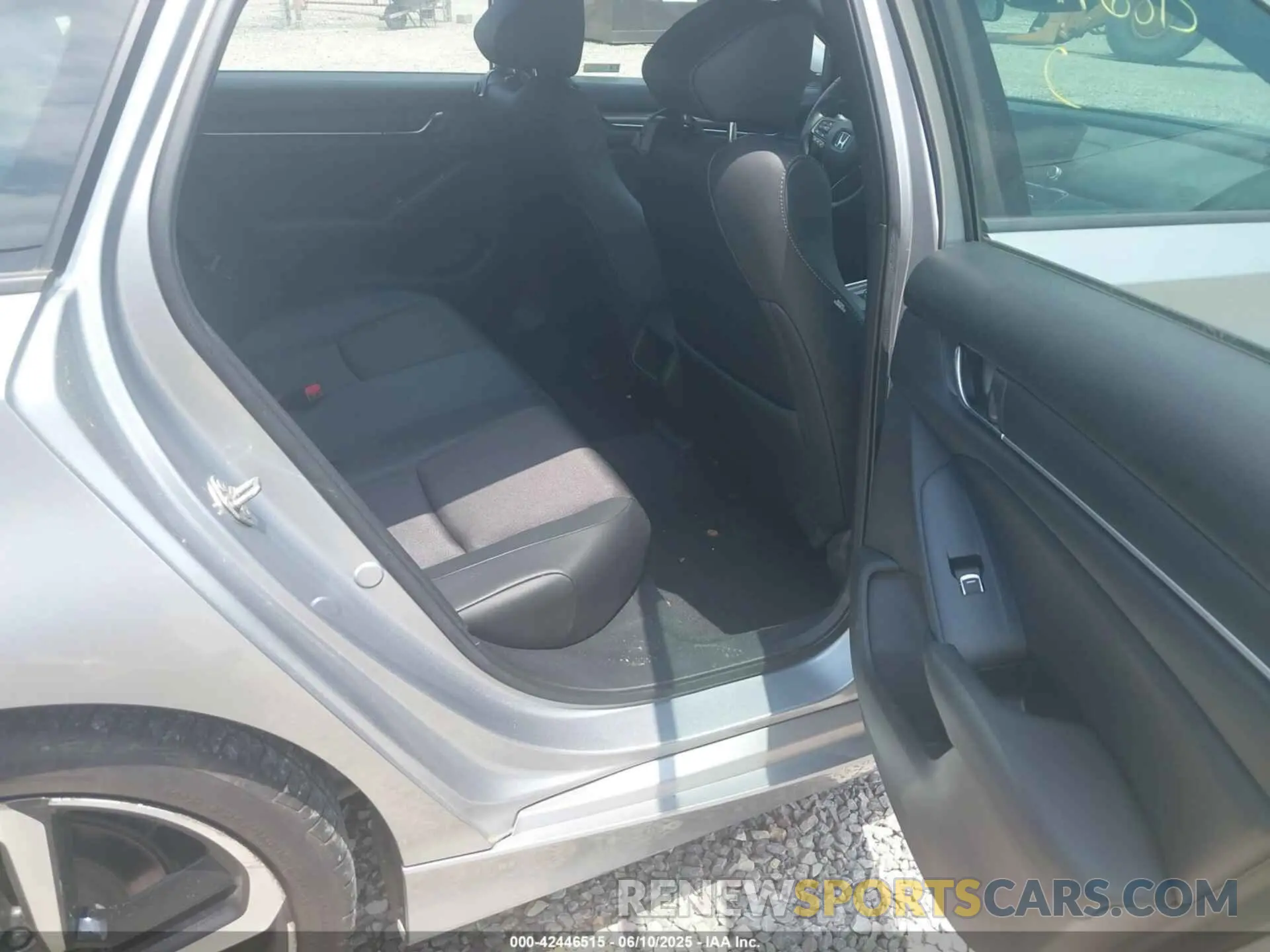 8 Photograph of a damaged car 1HGCV1F39KA118844 HONDA ACCORD 2019