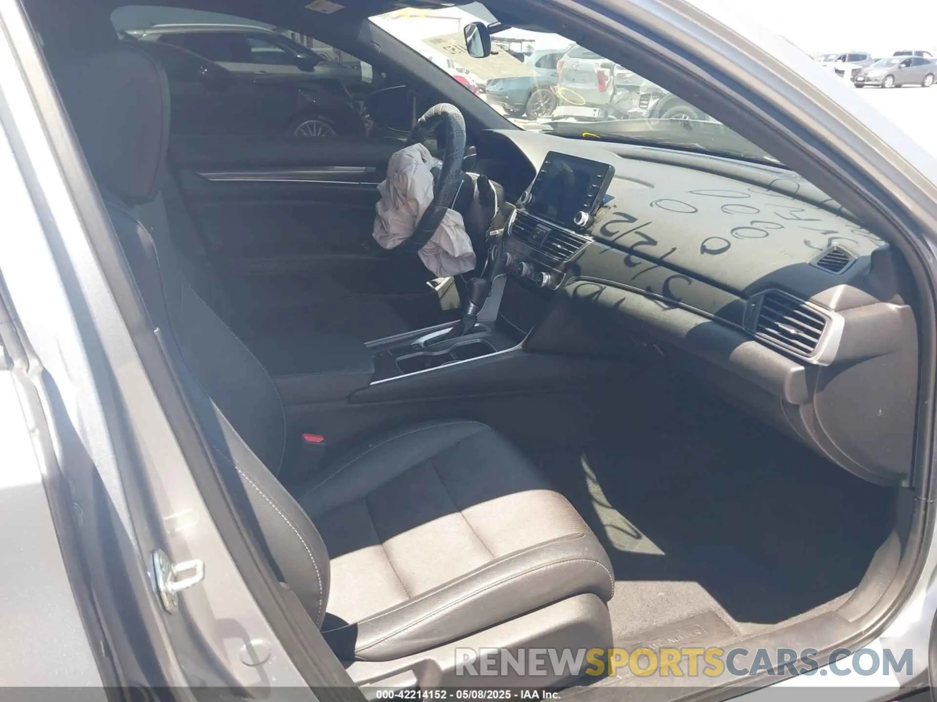 5 Photograph of a damaged car 1HGCV1F39KA142156 HONDA ACCORD 2019