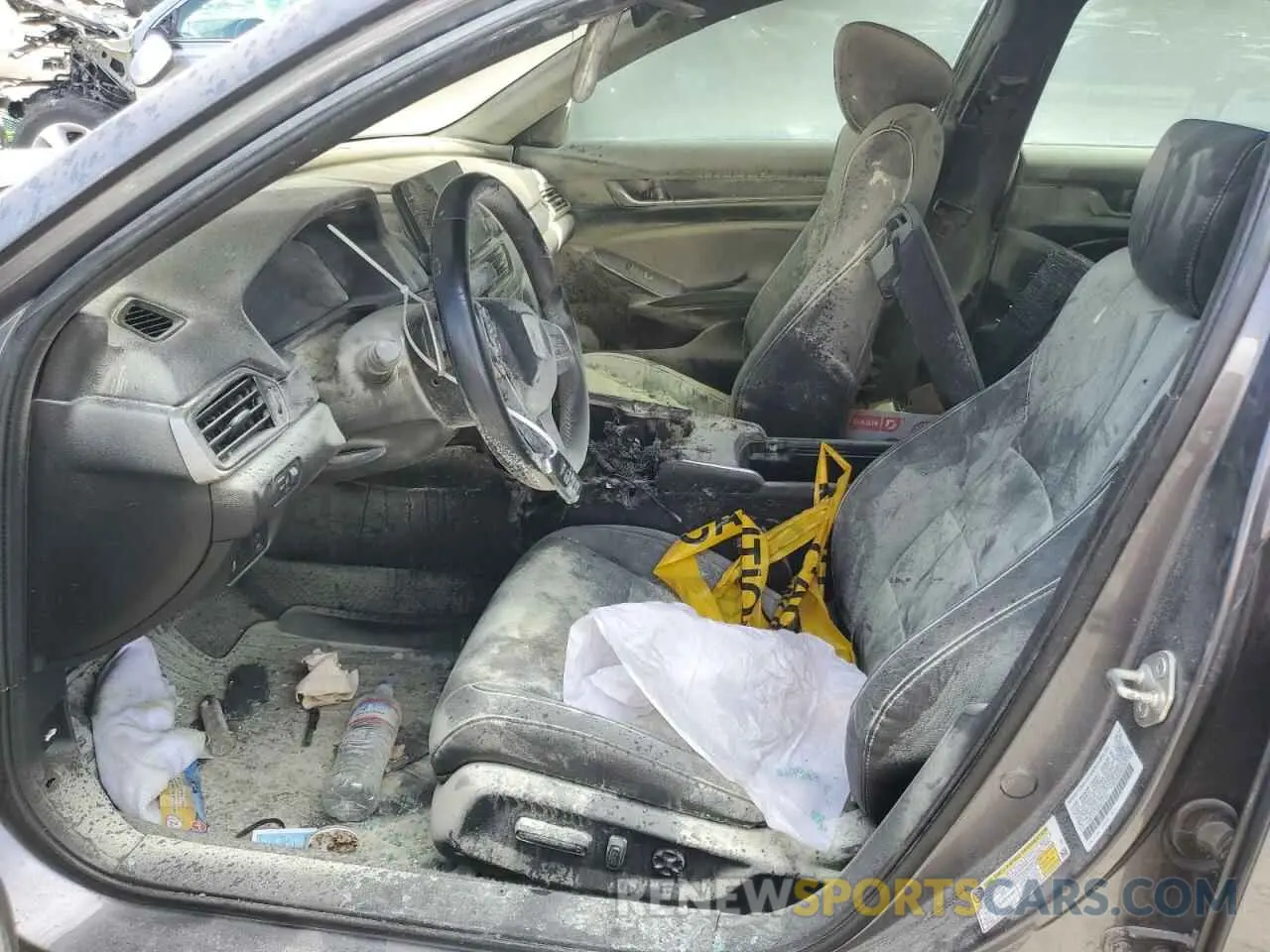 7 Photograph of a damaged car 1HGCV1F39KA147941 HONDA ACCORD 2019