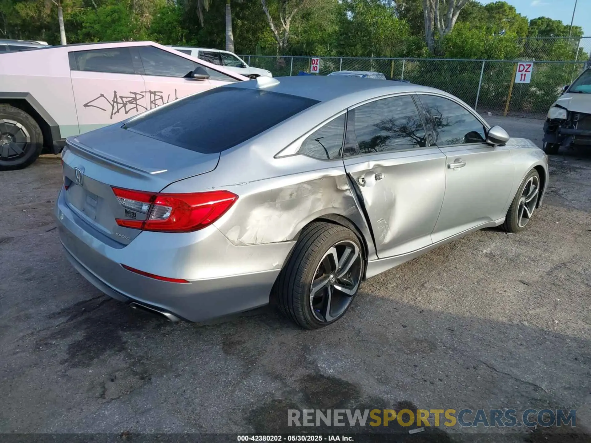 4 Photograph of a damaged car 1HGCV1F39KA158535 HONDA ACCORD 2019
