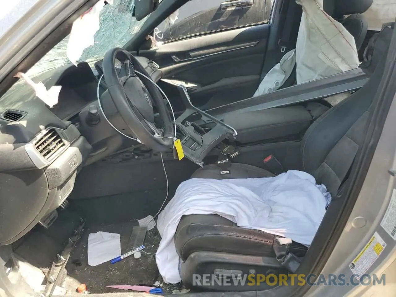 7 Photograph of a damaged car 1HGCV1F3XKA050909 HONDA ACCORD 2019
