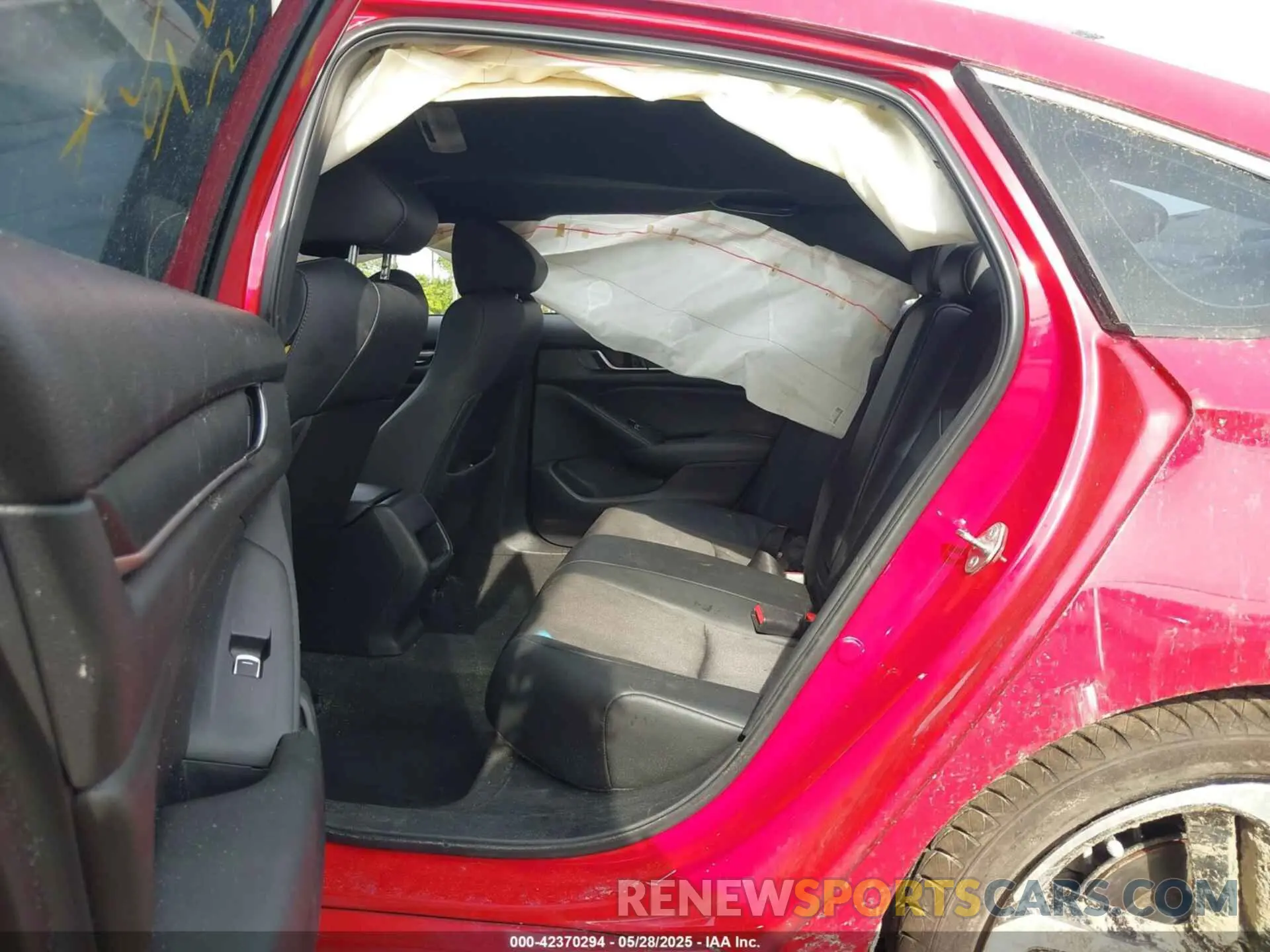 8 Photograph of a damaged car 1HGCV1F3XKA052501 HONDA ACCORD 2019