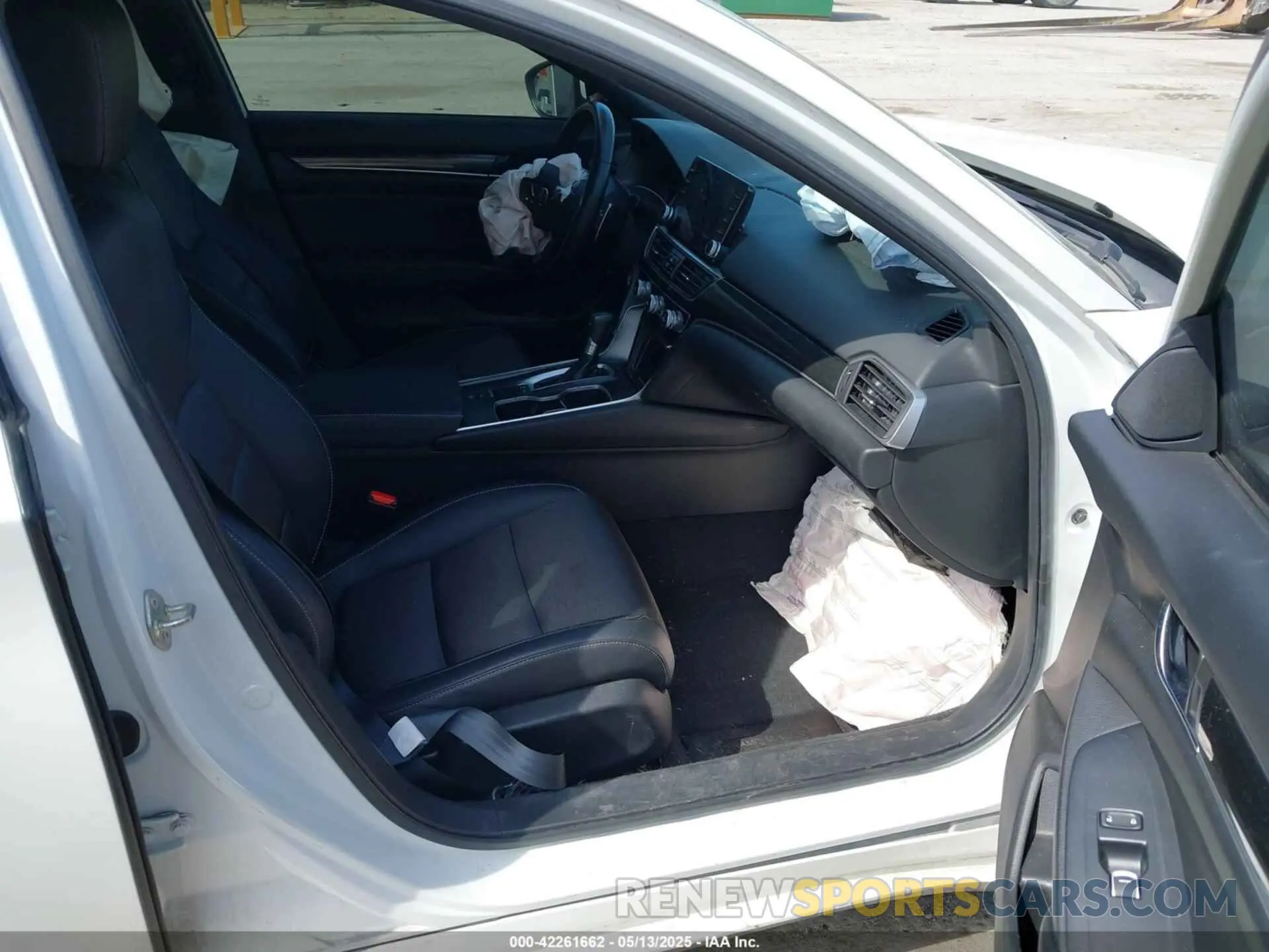 5 Photograph of a damaged car 1HGCV1F3XKA066107 HONDA ACCORD 2019