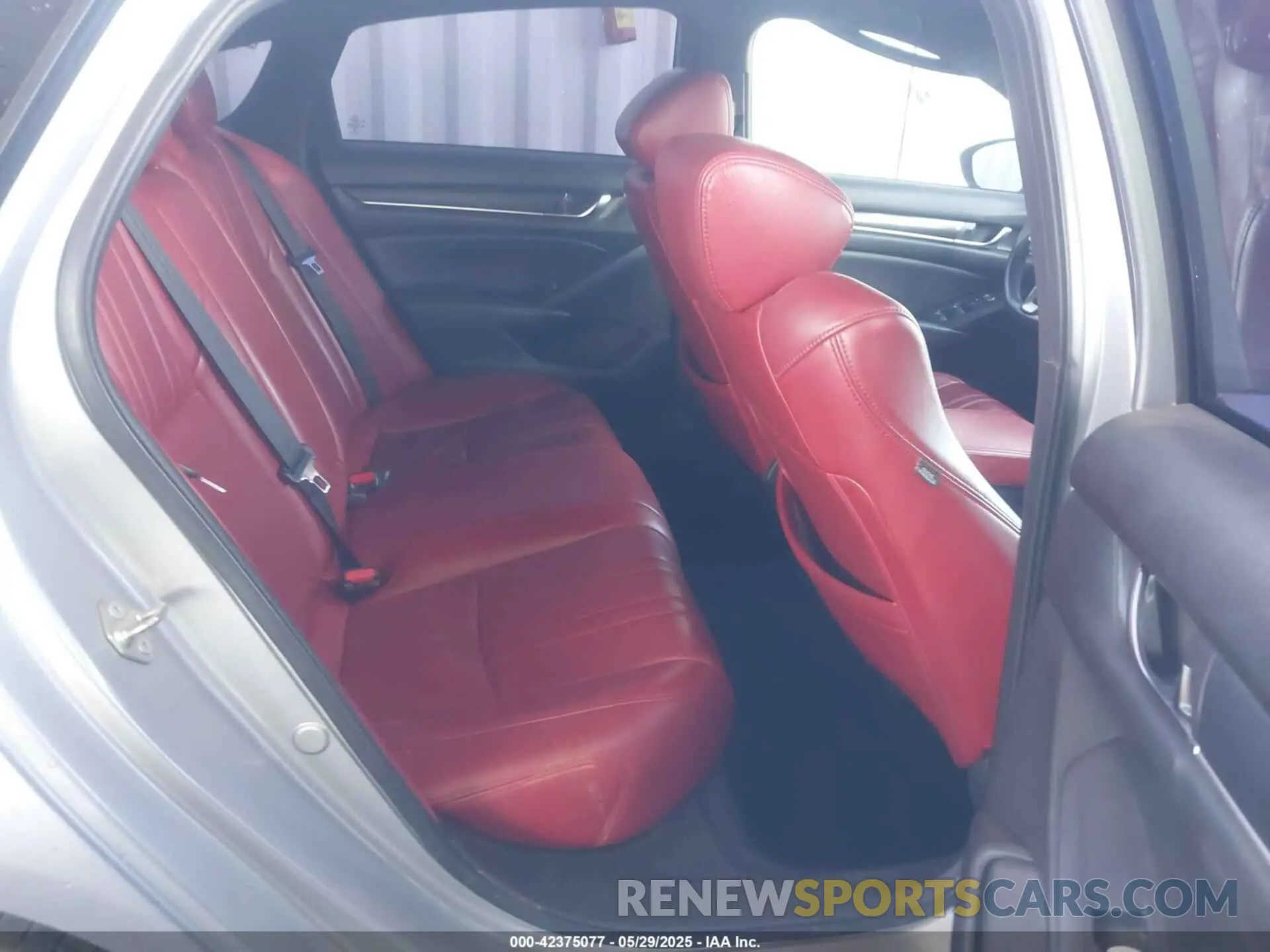 8 Photograph of a damaged car 1HGCV1F3XKA150198 HONDA ACCORD 2019