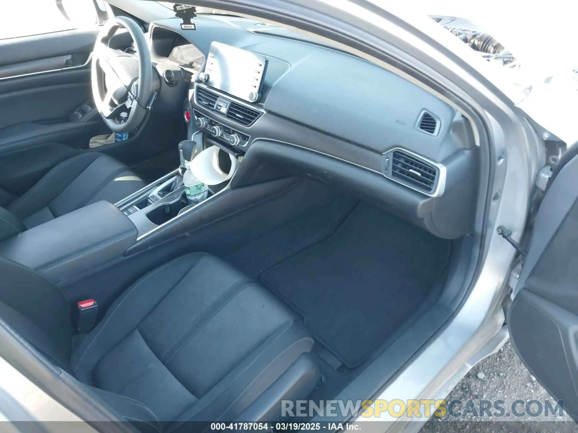 5 Photograph of a damaged car 1HGCV1F40KA077948 HONDA ACCORD 2019