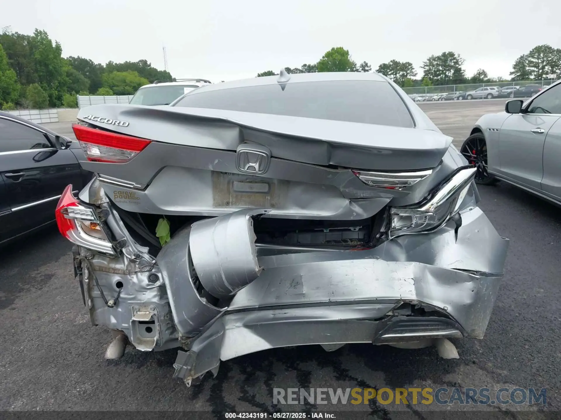 15 Photograph of a damaged car 1HGCV1F41KA097268 HONDA ACCORD 2019