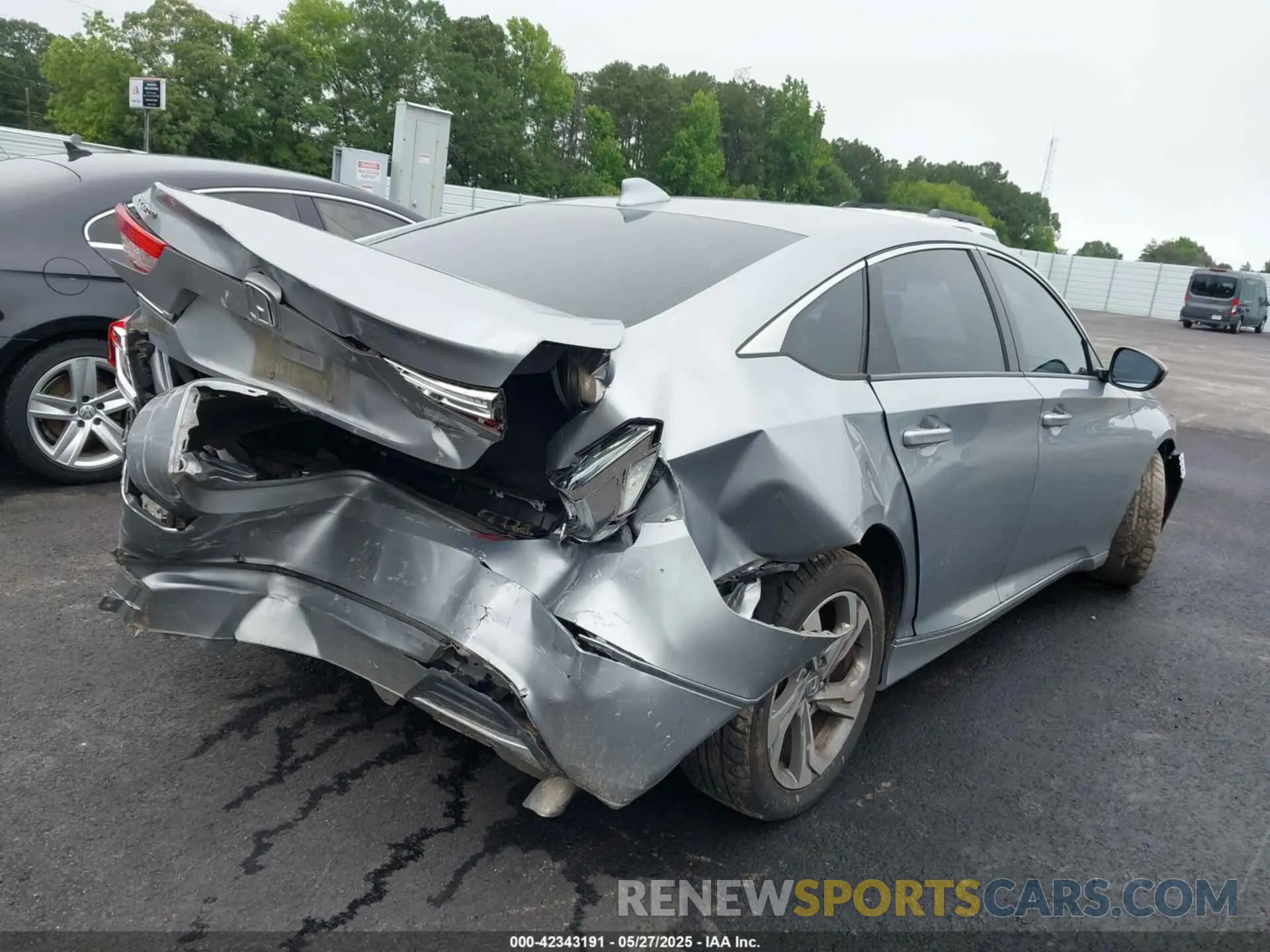 4 Photograph of a damaged car 1HGCV1F41KA097268 HONDA ACCORD 2019