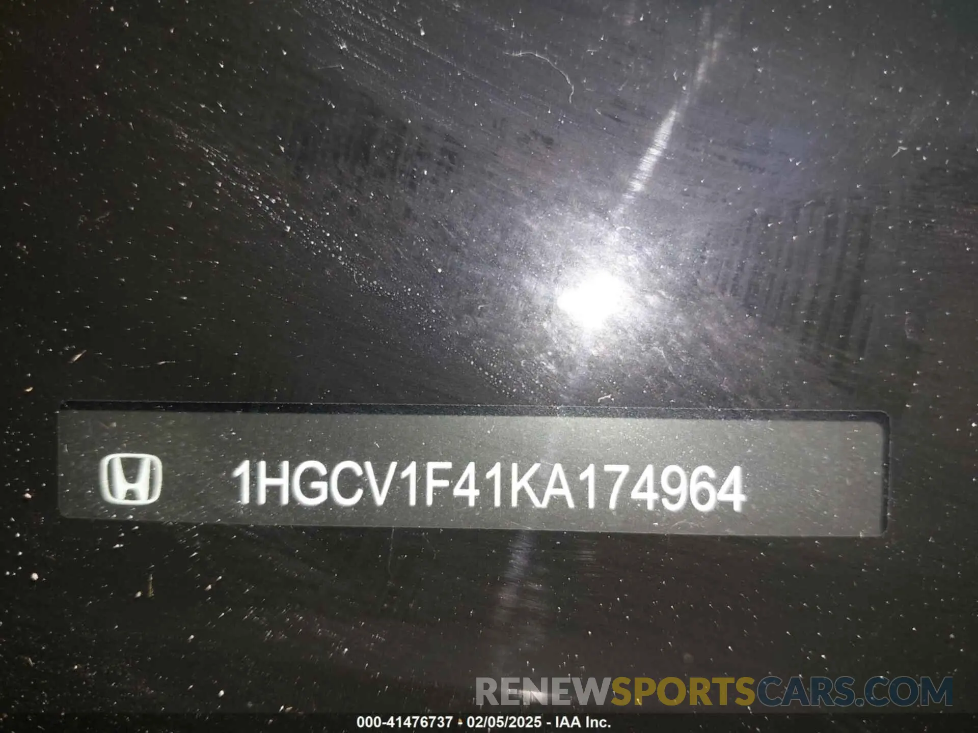 18 Photograph of a damaged car 1HGCV1F41KA174964 HONDA ACCORD 2019