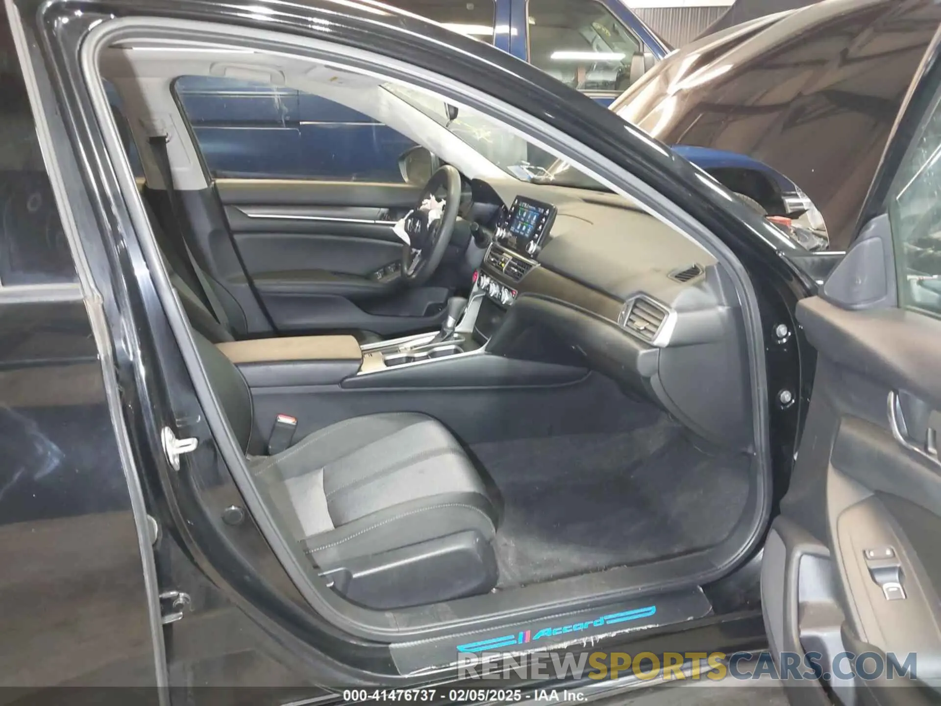 5 Photograph of a damaged car 1HGCV1F41KA174964 HONDA ACCORD 2019