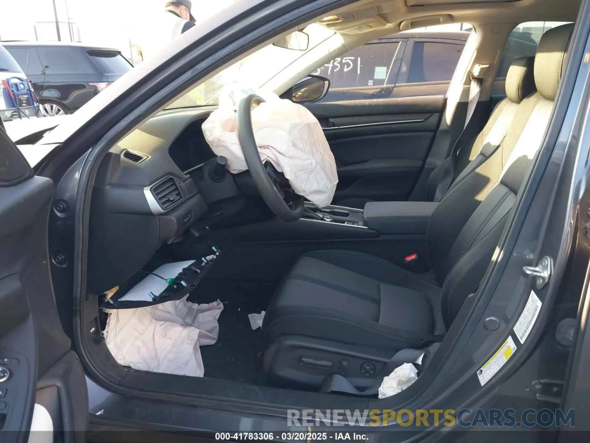 5 Photograph of a damaged car 1HGCV1F42KA093293 HONDA ACCORD 2019