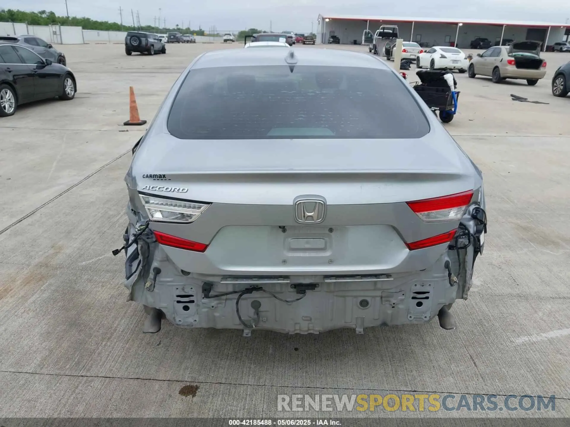 16 Photograph of a damaged car 1HGCV1F42KA095741 HONDA ACCORD 2019