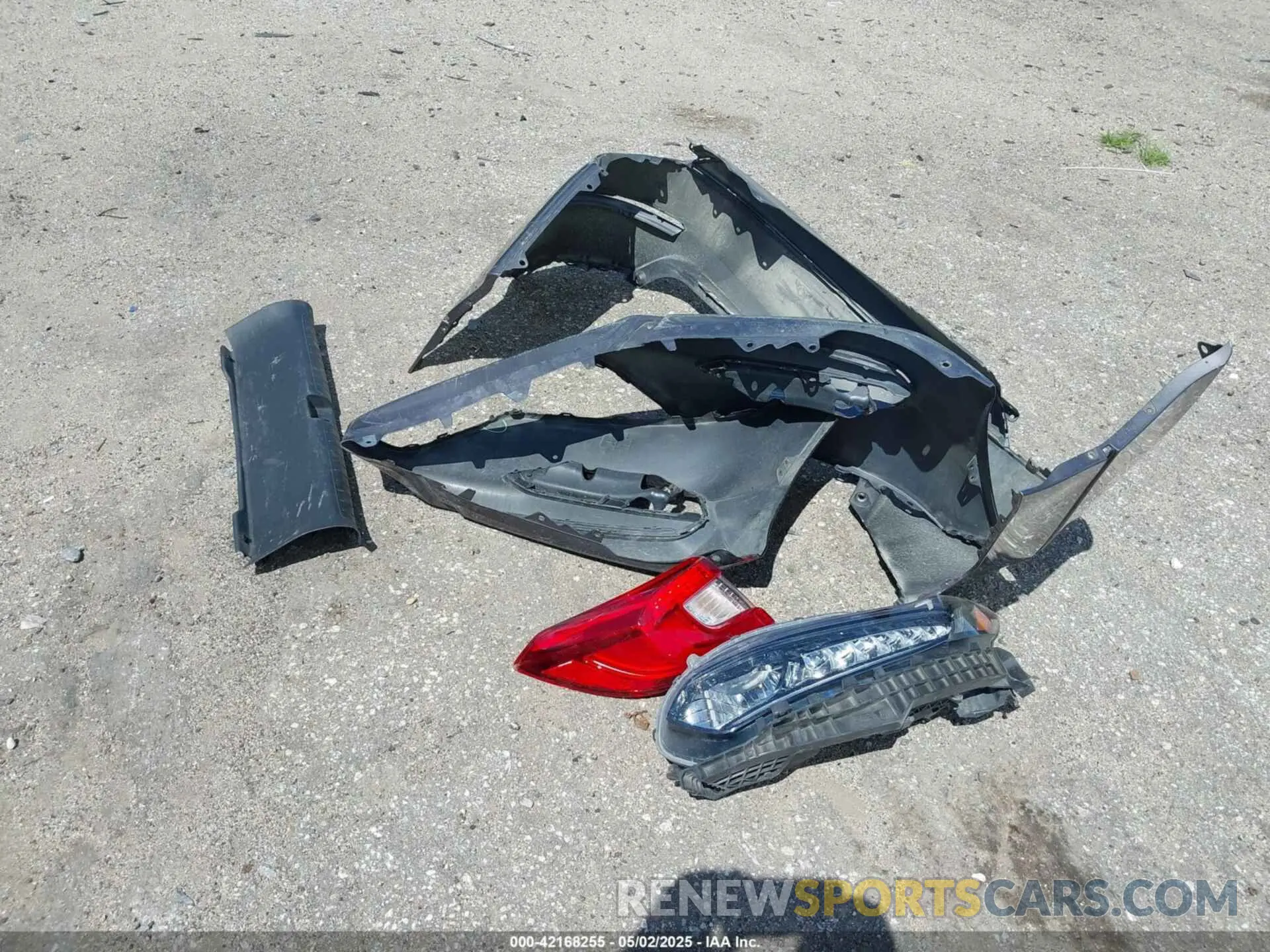 12 Photograph of a damaged car 1HGCV1F44KA008325 HONDA ACCORD 2019