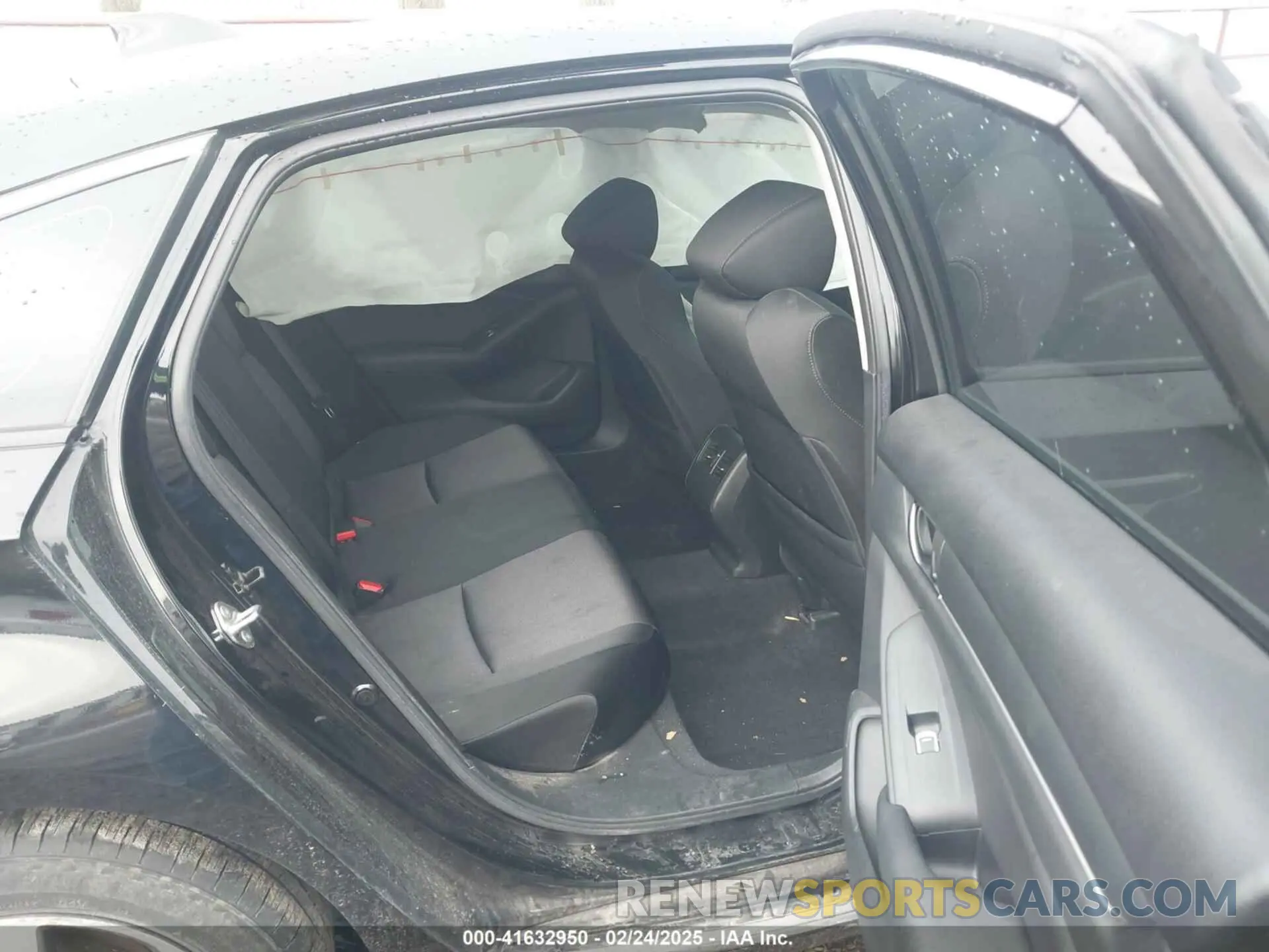 8 Photograph of a damaged car 1HGCV1F44KA026615 HONDA ACCORD 2019