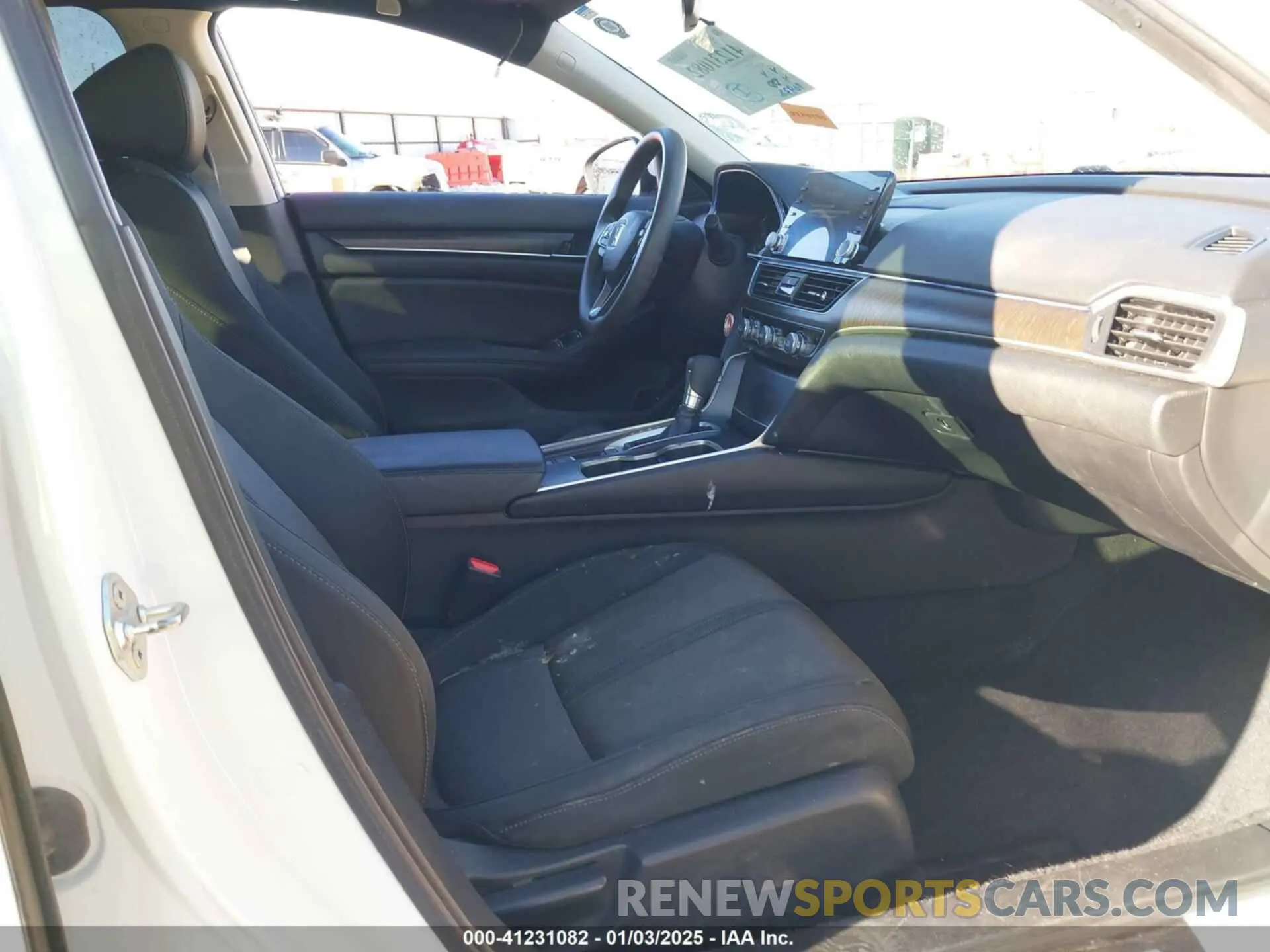 5 Photograph of a damaged car 1HGCV1F44KA076298 HONDA ACCORD 2019