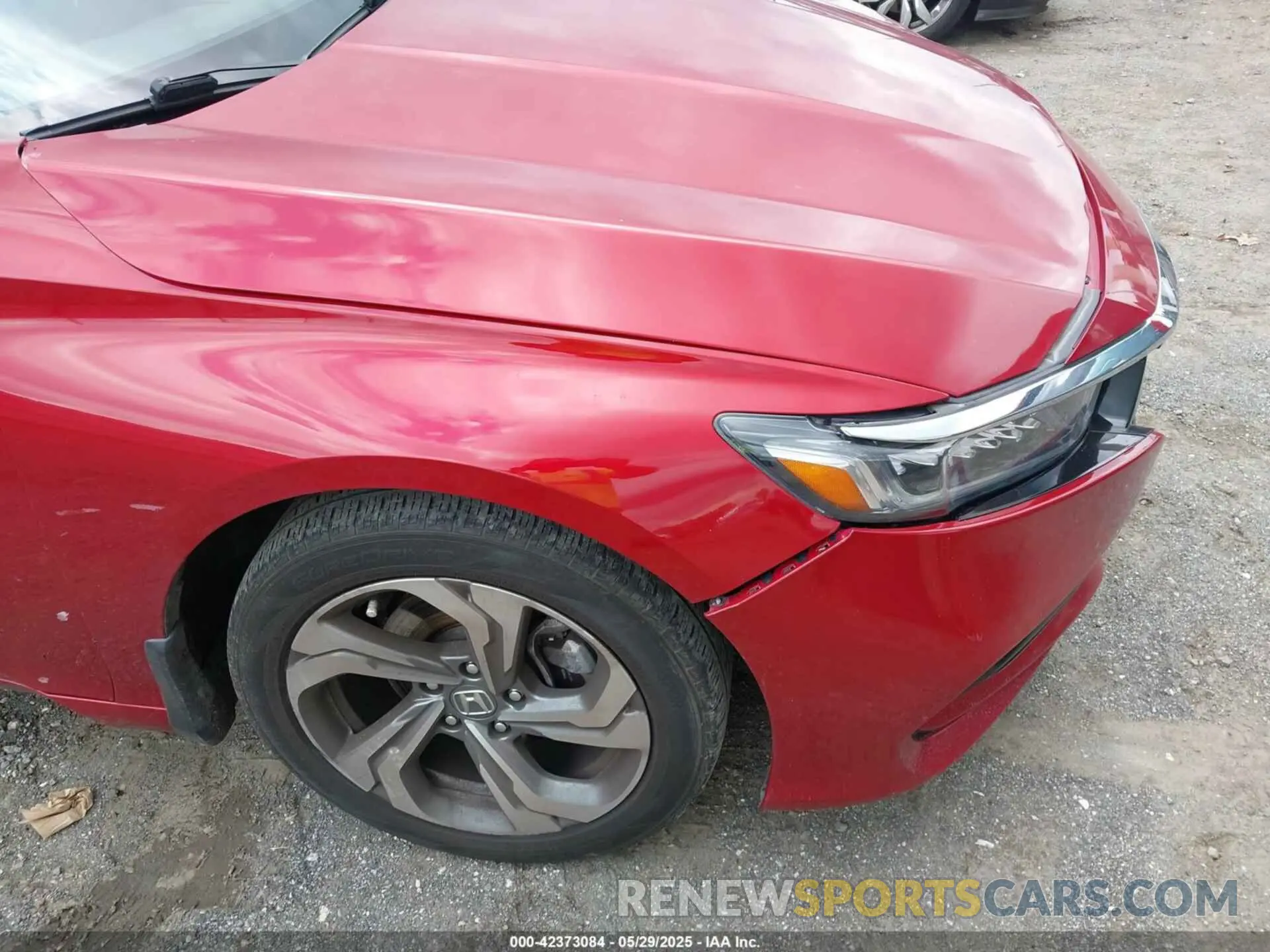 18 Photograph of a damaged car 1HGCV1F45KA092770 HONDA ACCORD 2019