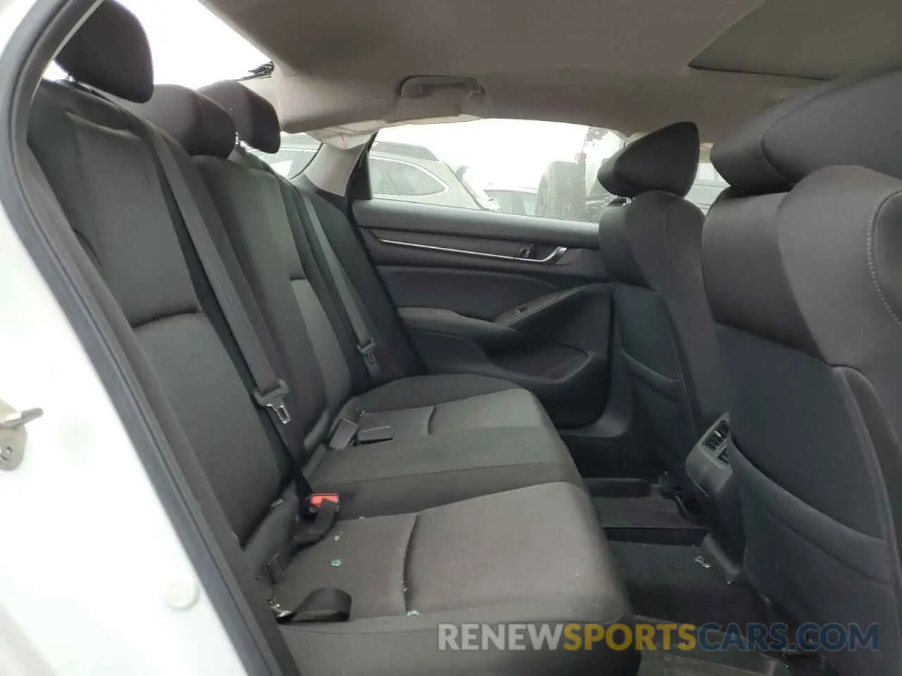 10 Photograph of a damaged car 1HGCV1F46KA039267 HONDA ACCORD 2019