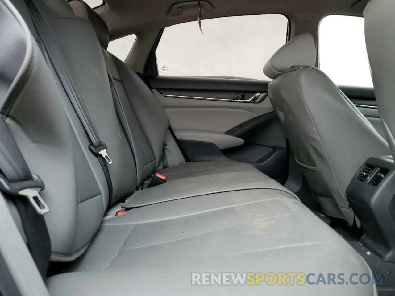 10 Photograph of a damaged car 1HGCV1F46KA150840 HONDA ACCORD 2019