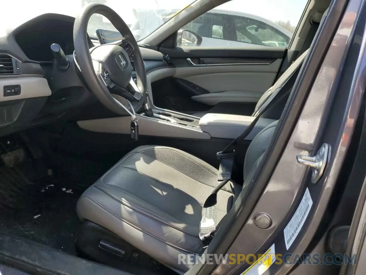 7 Photograph of a damaged car 1HGCV1F46KA150840 HONDA ACCORD 2019
