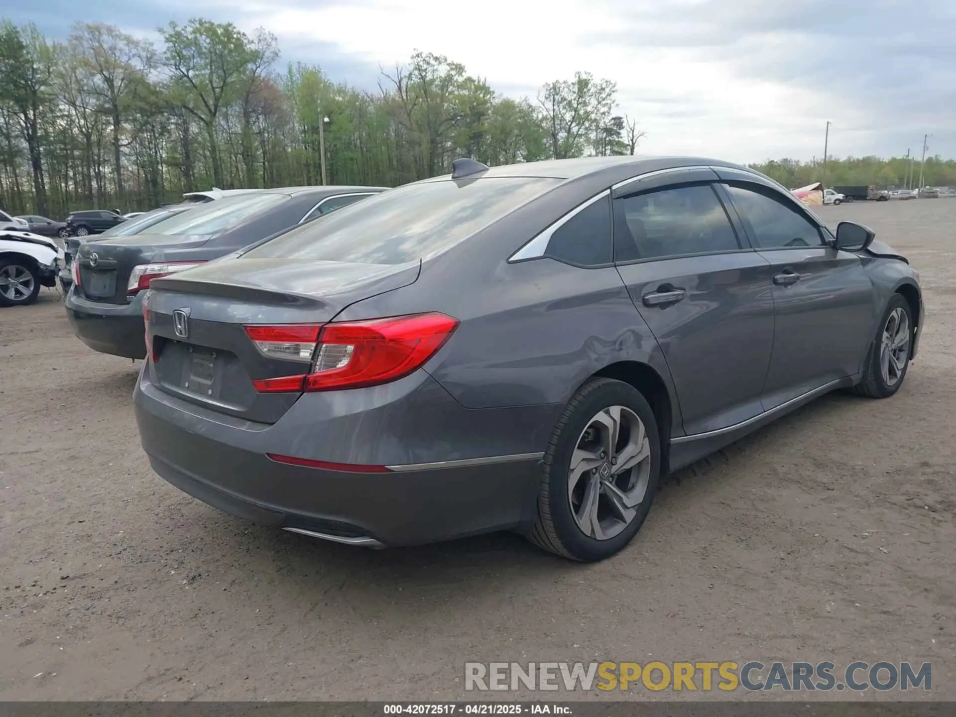 4 Photograph of a damaged car 1HGCV1F47KA008318 HONDA ACCORD 2019