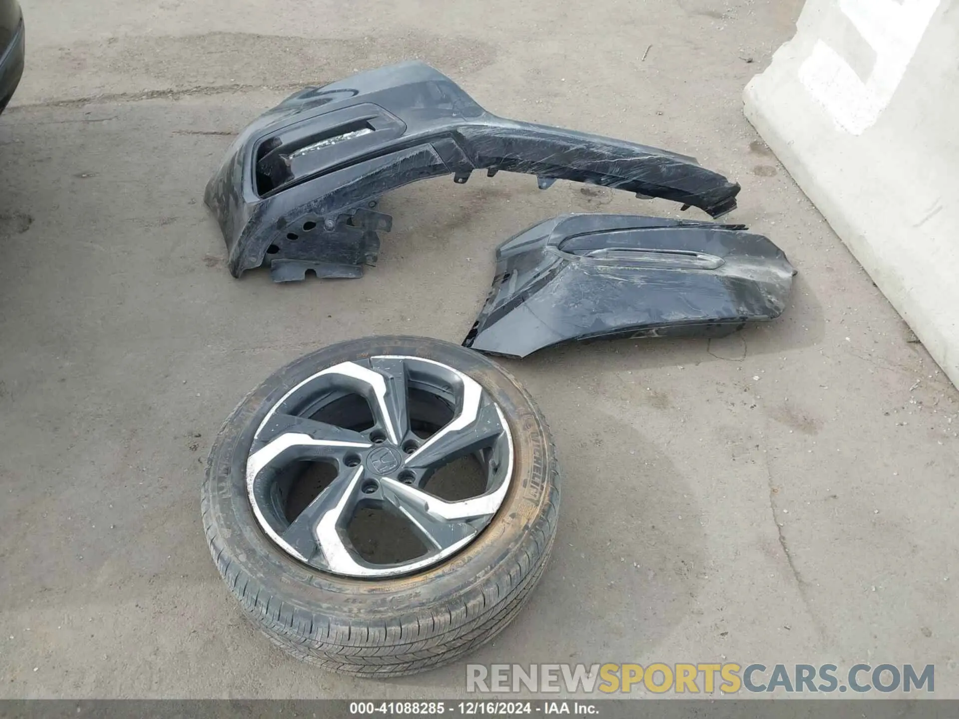 12 Photograph of a damaged car 1HGCV1F47KA022770 HONDA ACCORD 2019