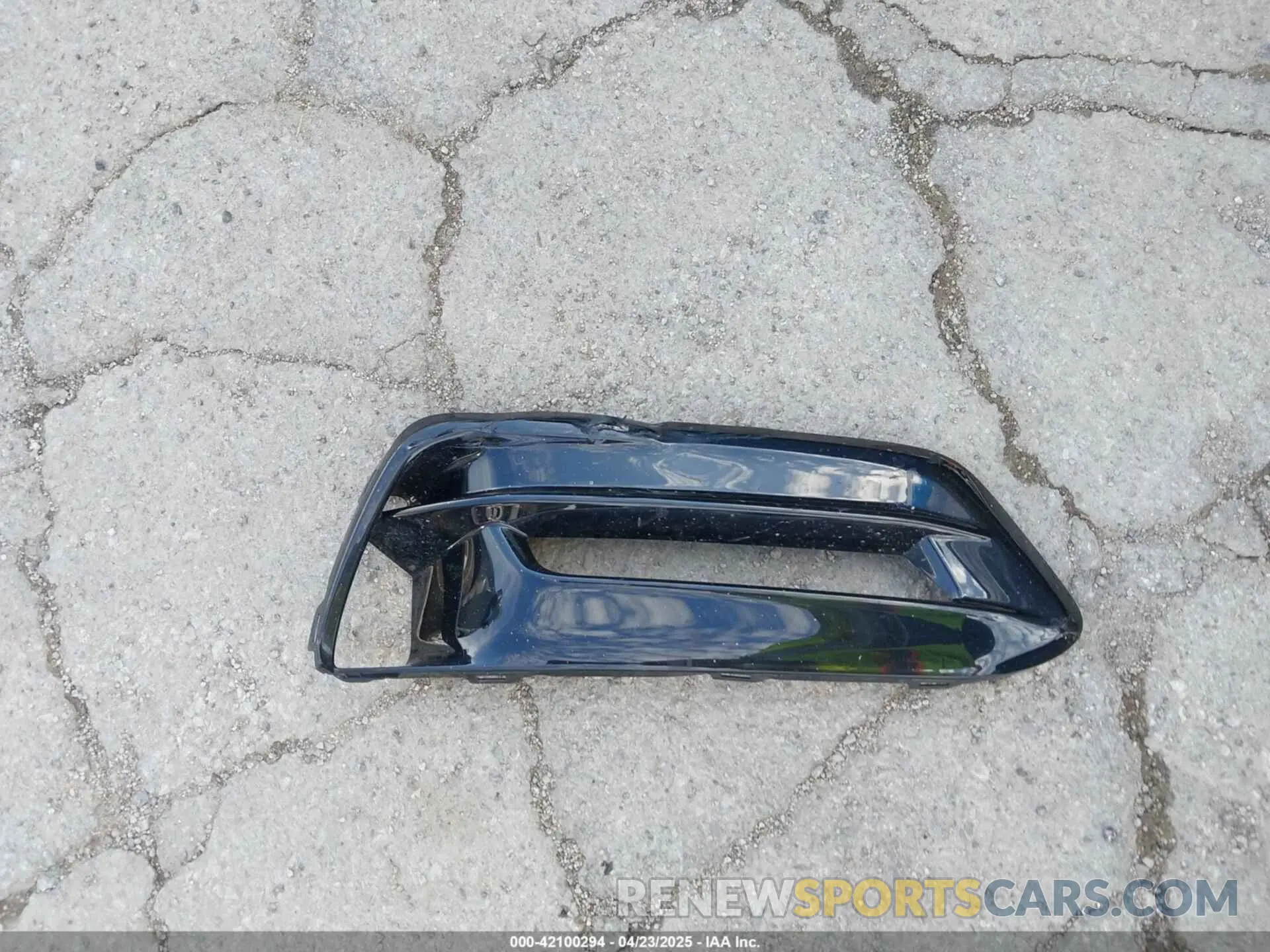 12 Photograph of a damaged car 1HGCV1F47KA047362 HONDA ACCORD 2019
