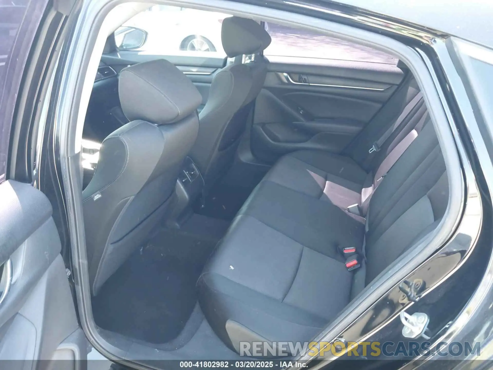 8 Photograph of a damaged car 1HGCV1F48KA026651 HONDA ACCORD 2019