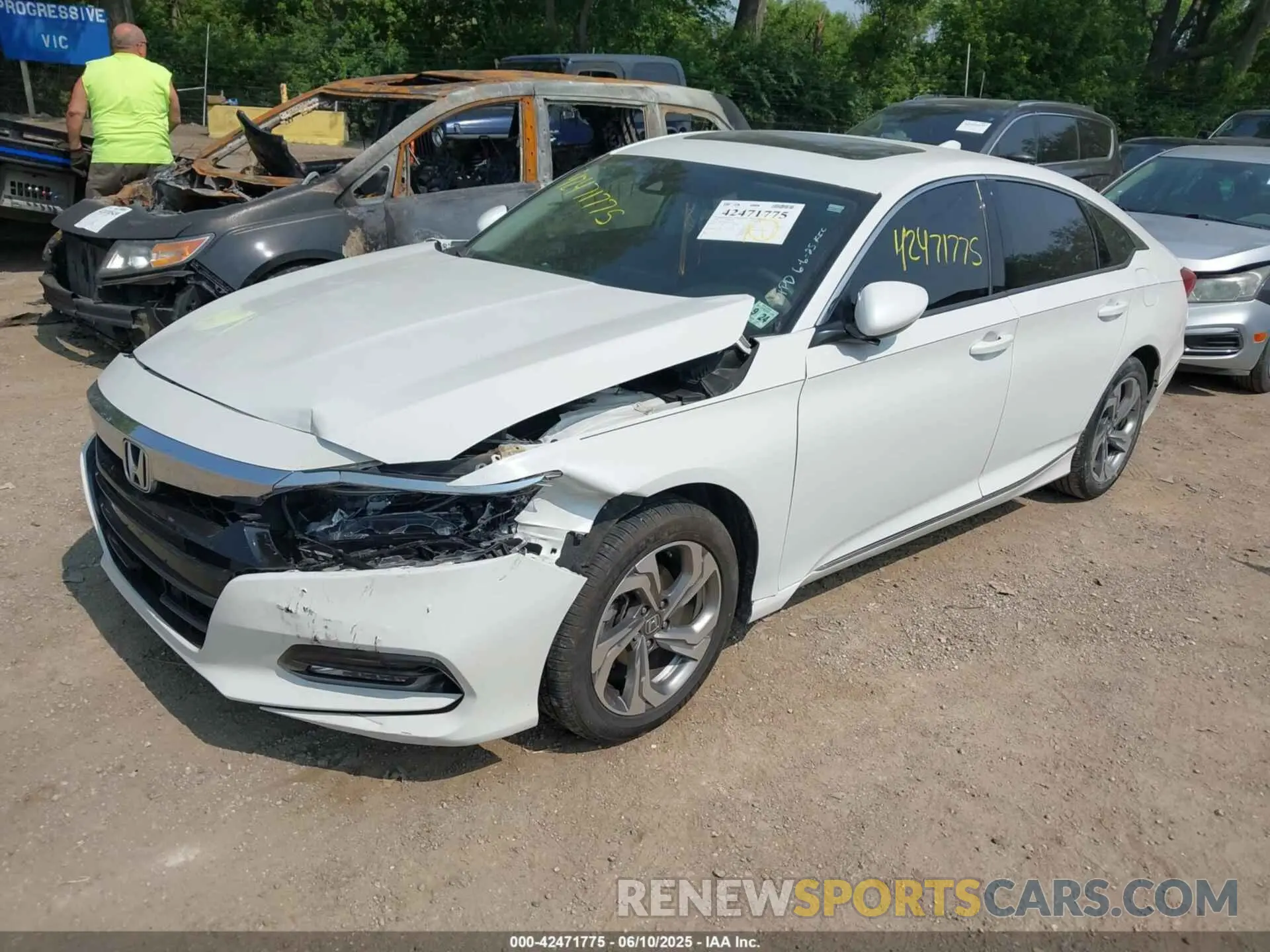 2 Photograph of a damaged car 1HGCV1F48KA162147 HONDA ACCORD 2019