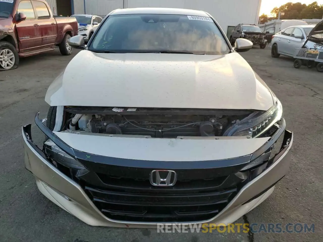5 Photograph of a damaged car 1HGCV1F49KA070254 HONDA ACCORD 2019
