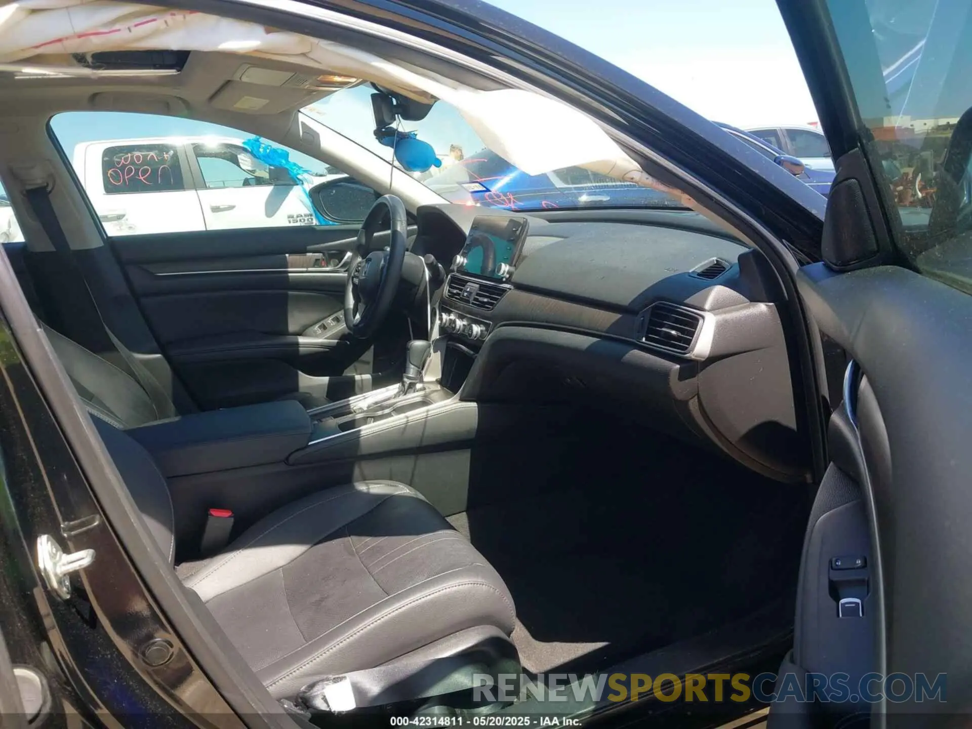 5 Photograph of a damaged car 1HGCV1F50KA128387 HONDA ACCORD 2019