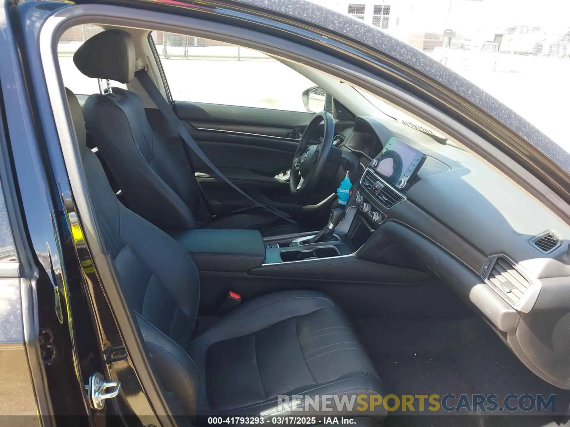 5 Photograph of a damaged car 1HGCV1F51KA087266 HONDA ACCORD 2019