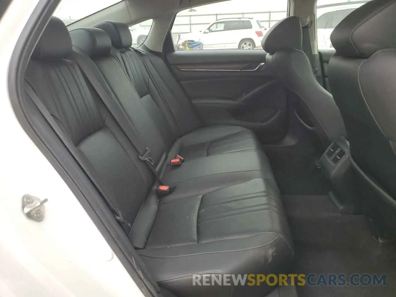 10 Photograph of a damaged car 1HGCV1F51KA124865 HONDA ACCORD 2019