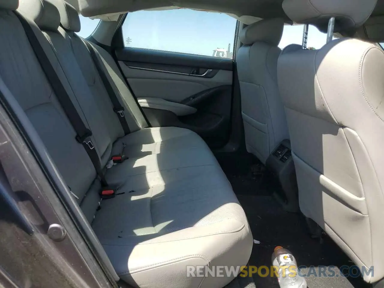 10 Photograph of a damaged car 1HGCV1F52KA012298 HONDA ACCORD 2019