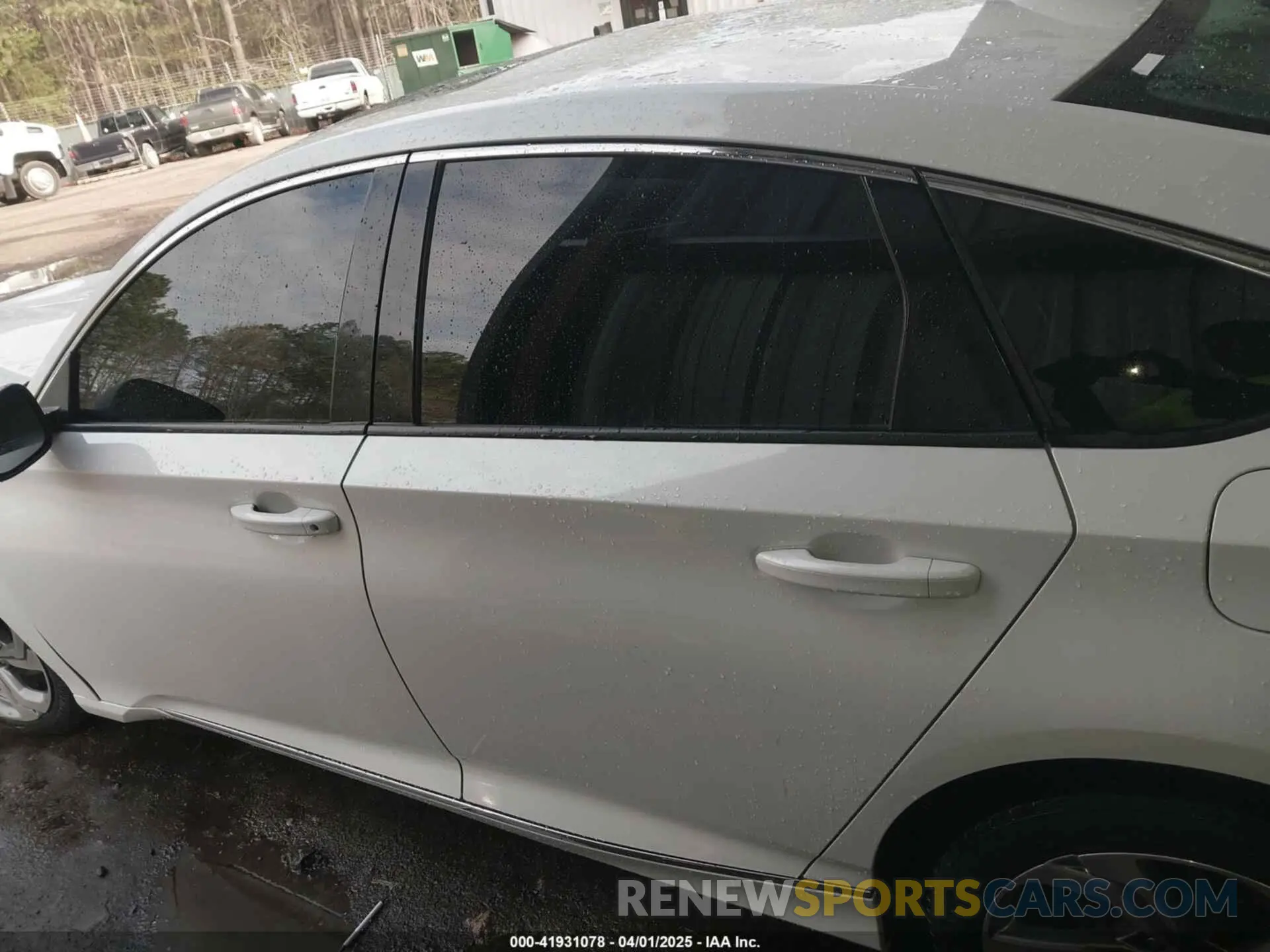 14 Photograph of a damaged car 1HGCV1F52KA040165 HONDA ACCORD 2019