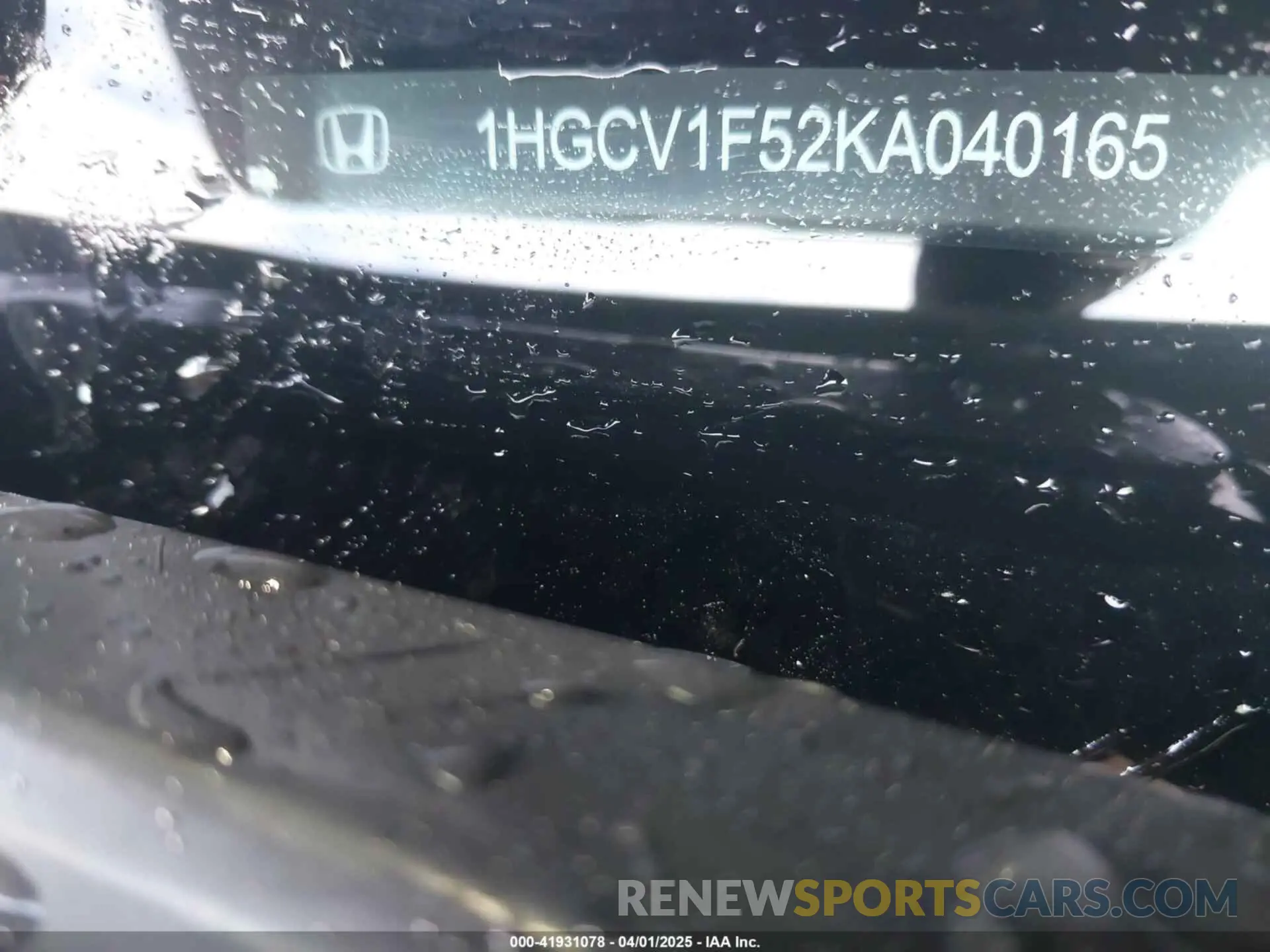 9 Photograph of a damaged car 1HGCV1F52KA040165 HONDA ACCORD 2019