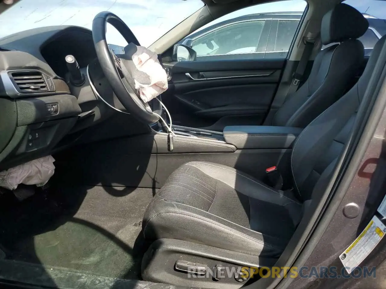 7 Photograph of a damaged car 1HGCV1F52KA802720 HONDA ACCORD 2019