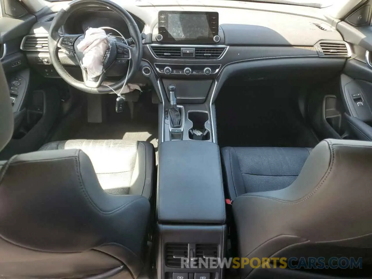 8 Photograph of a damaged car 1HGCV1F52KA802720 HONDA ACCORD 2019