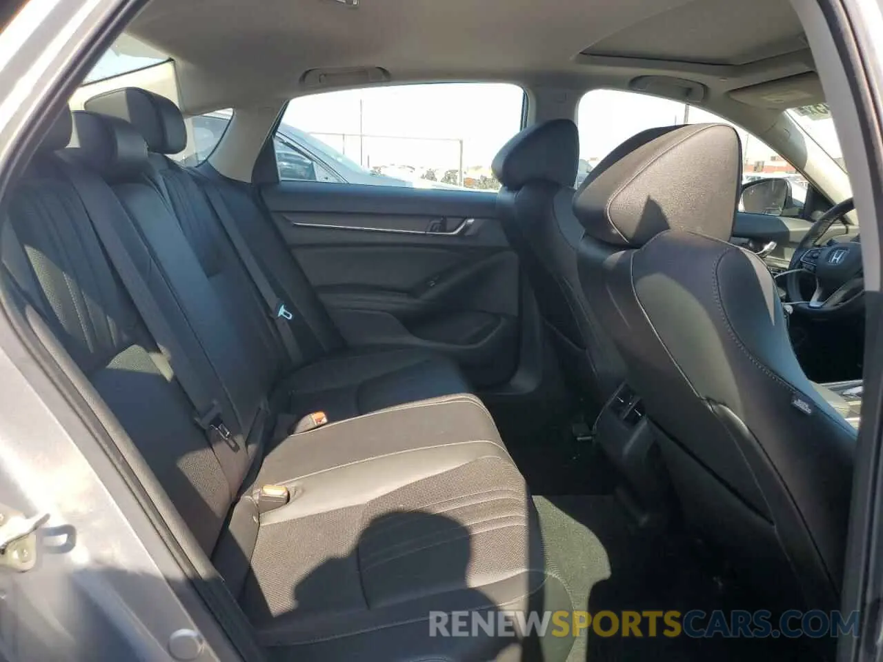 10 Photograph of a damaged car 1HGCV1F54KA036733 HONDA ACCORD 2019