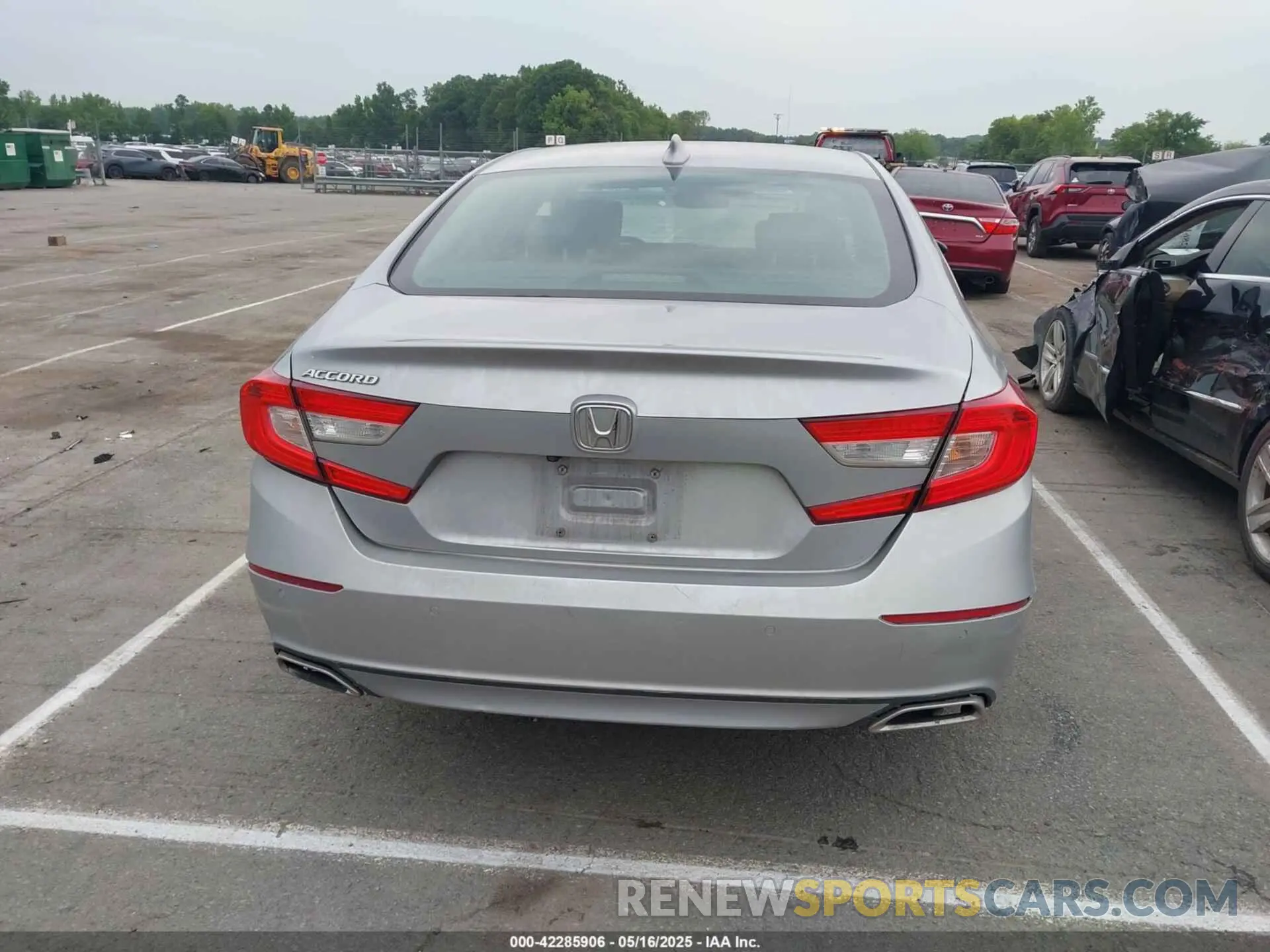 16 Photograph of a damaged car 1HGCV1F54KA112435 HONDA ACCORD 2019