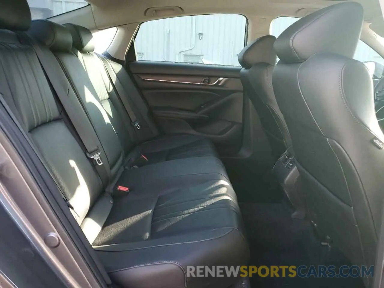 10 Photograph of a damaged car 1HGCV1F54KA116467 HONDA ACCORD 2019