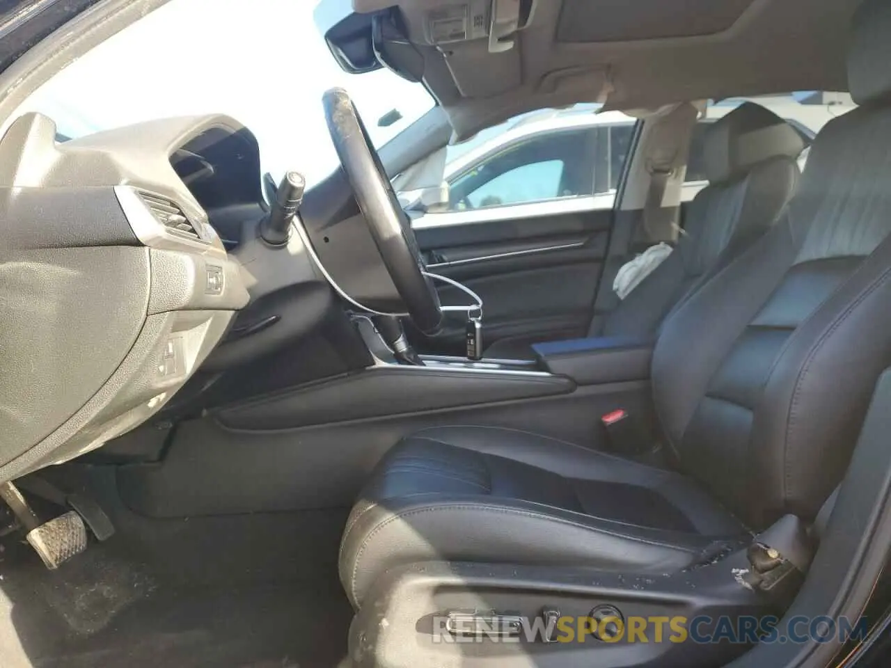 7 Photograph of a damaged car 1HGCV1F54KA803237 HONDA ACCORD 2019