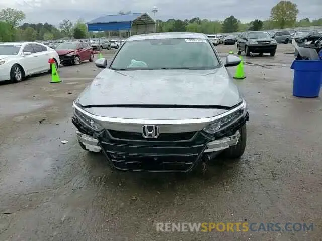 10 Photograph of a damaged car 1HGCV1F55KA098027 HONDA ACCORD 2019