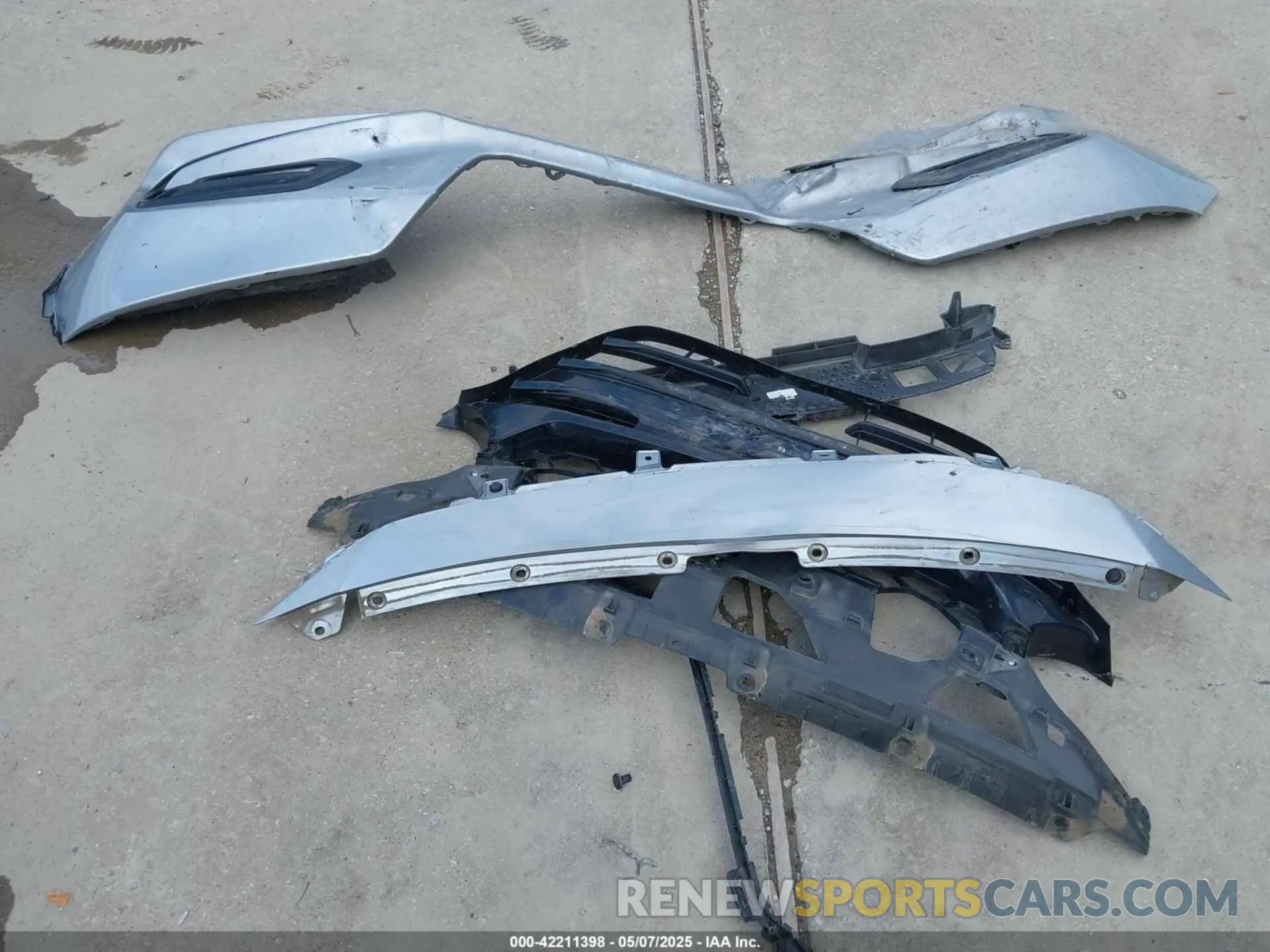 12 Photograph of a damaged car 1HGCV1F56KA133836 HONDA ACCORD 2019