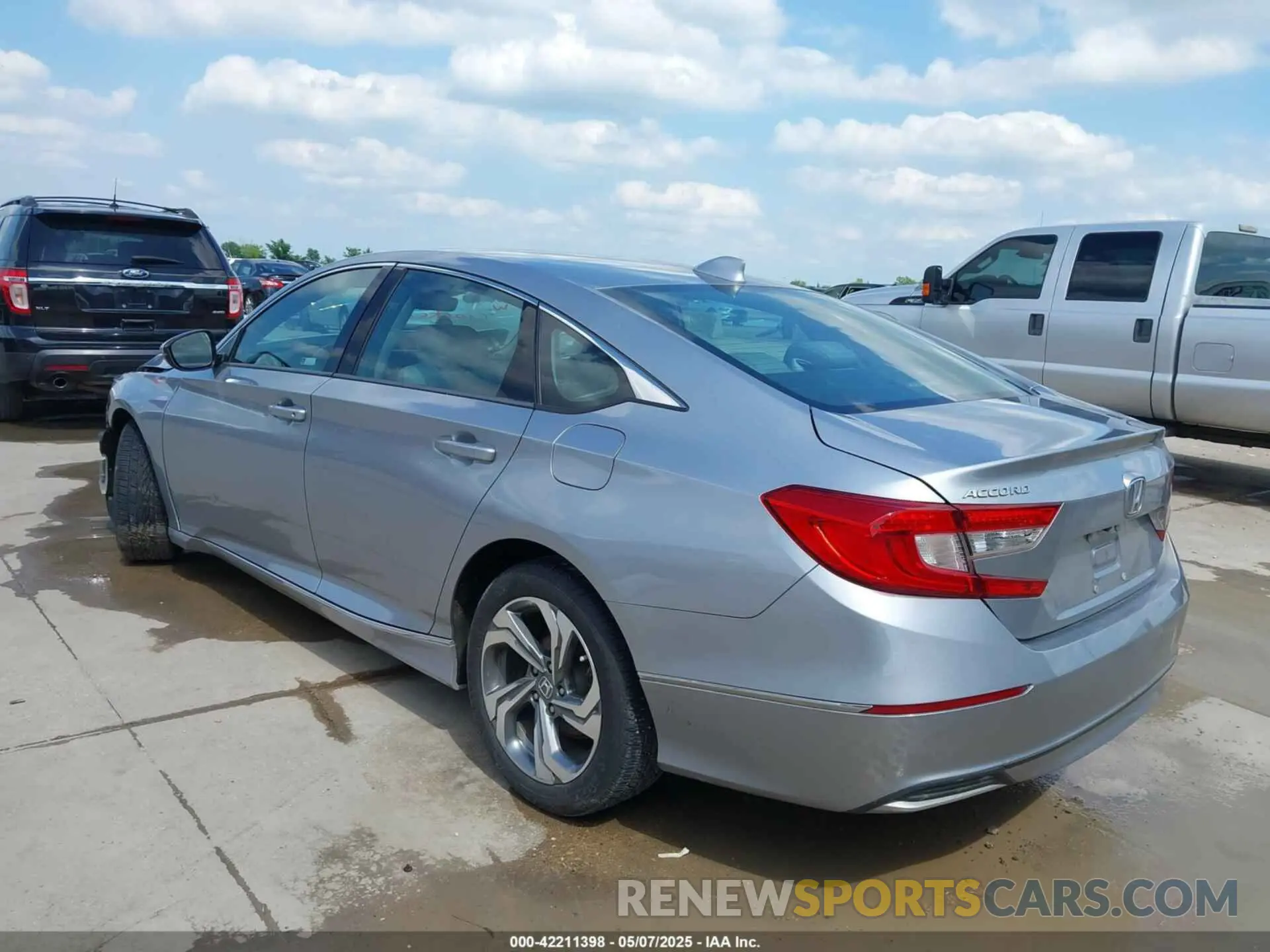 3 Photograph of a damaged car 1HGCV1F56KA133836 HONDA ACCORD 2019
